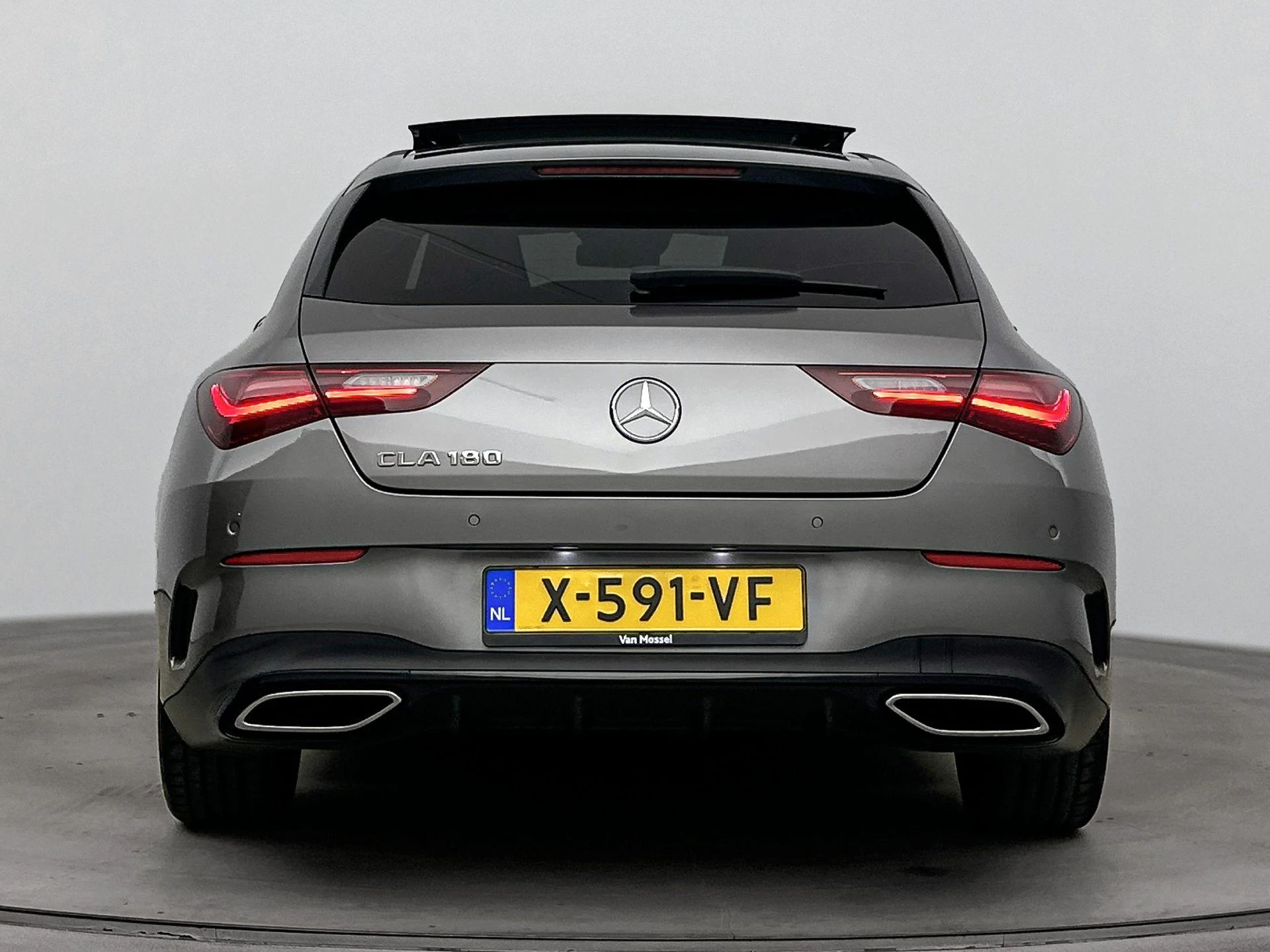 Mercedes-Benz-CLA-image-2