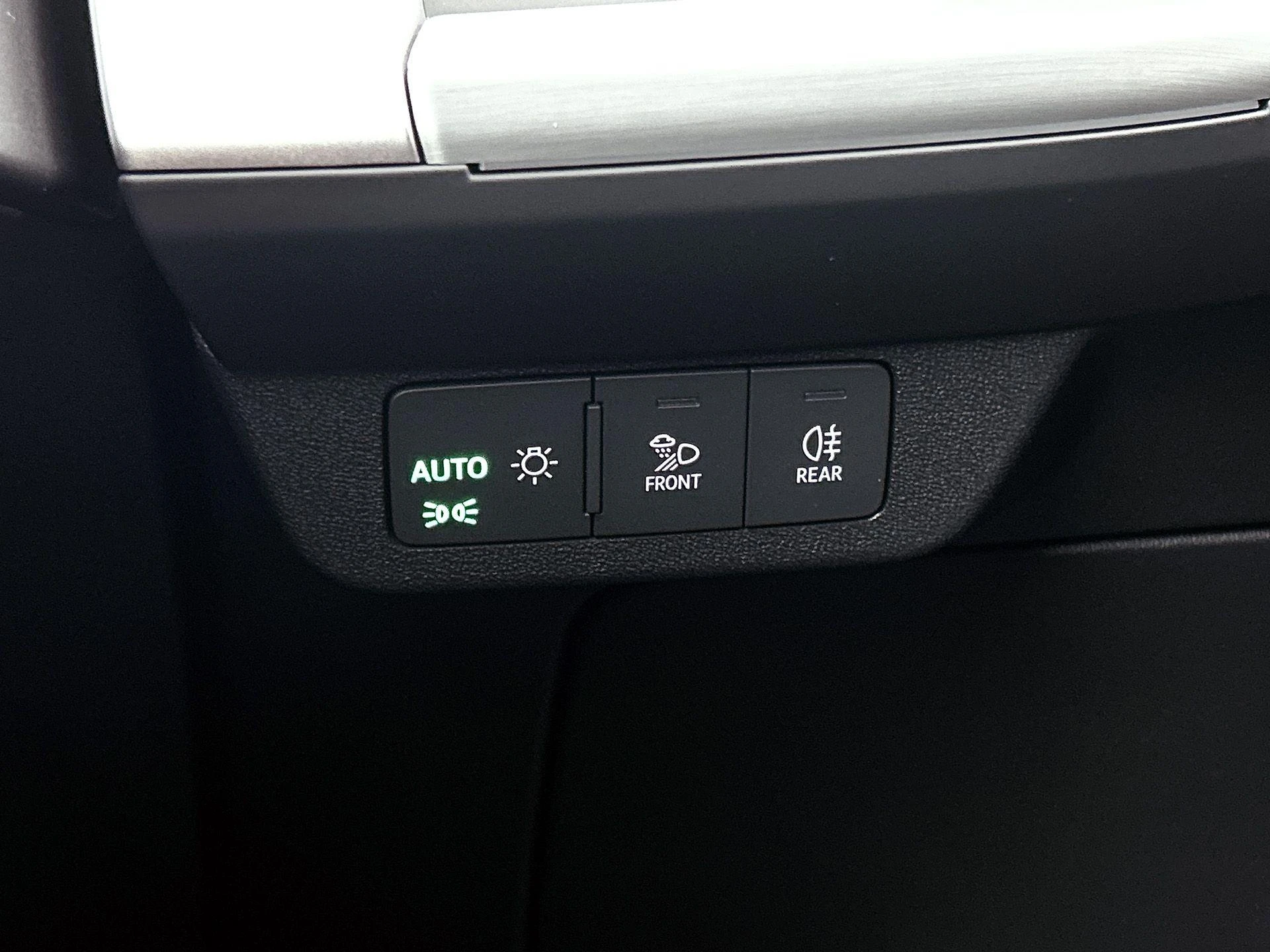 Audi-Q4 e-tron-image-15