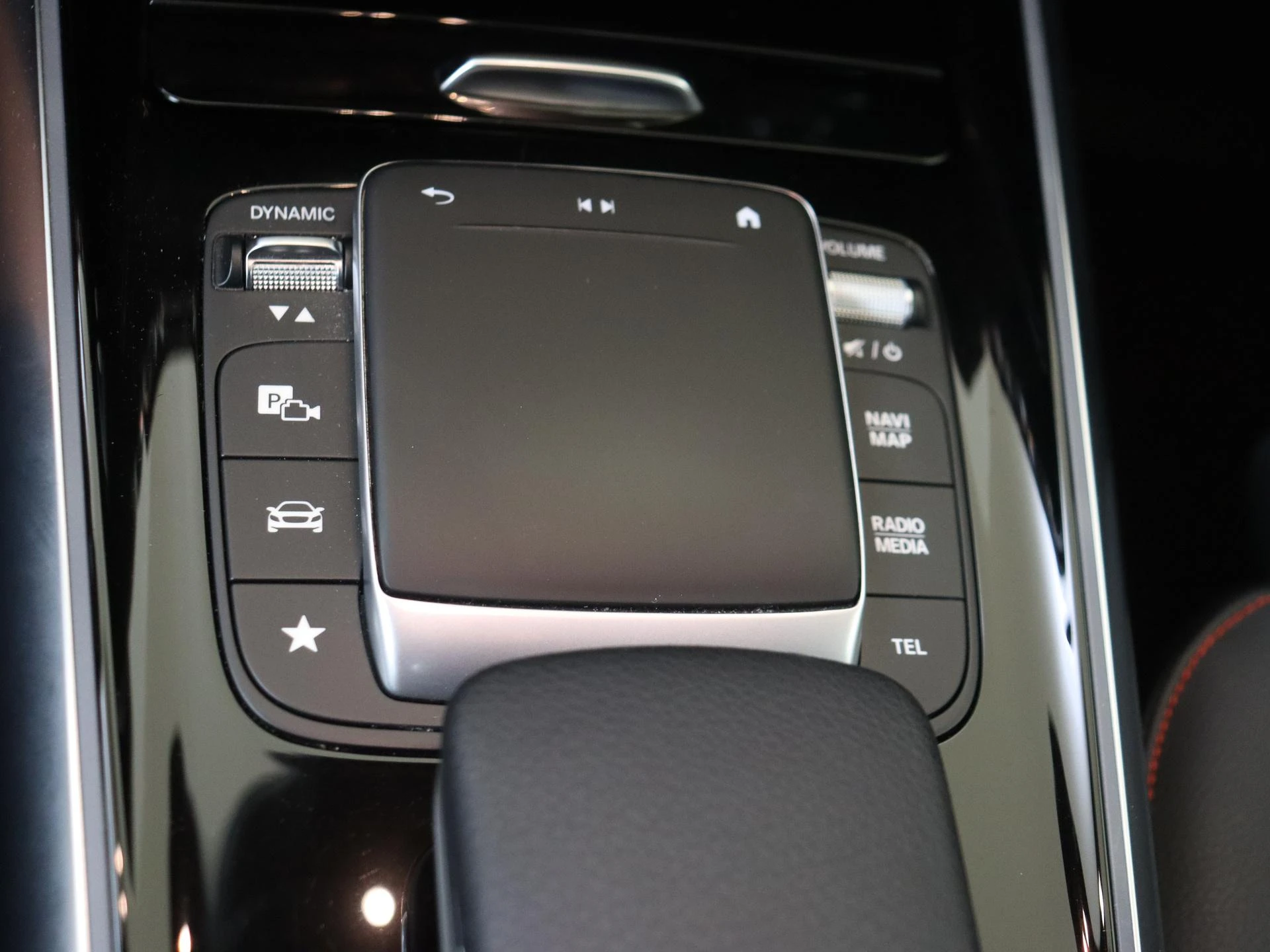 Mercedes-Benz-B-Klasse-image-20