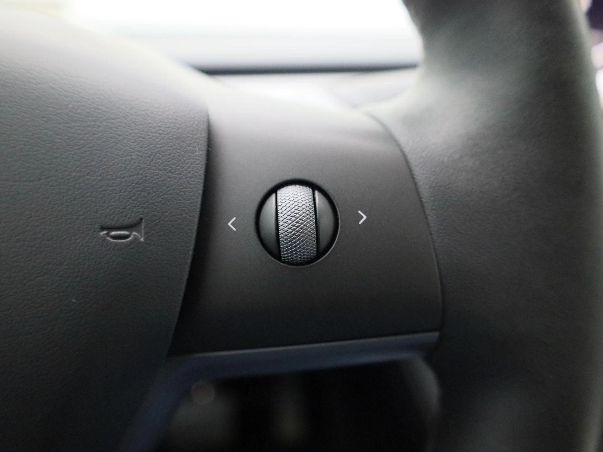 Tesla-Model Y-image-17