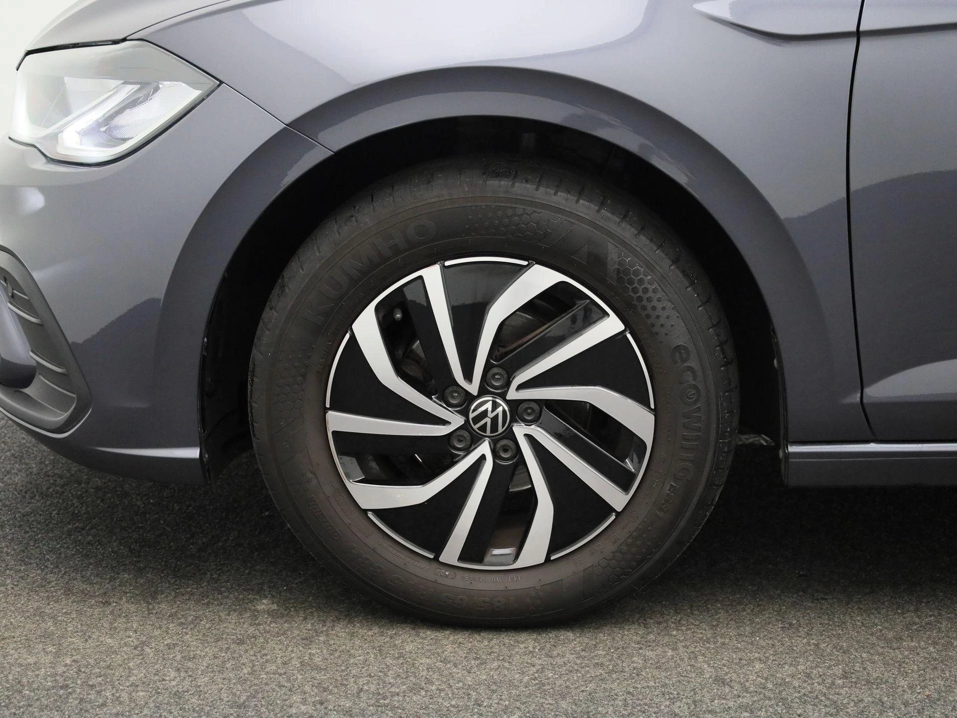 Volkswagen-Polo-image-10