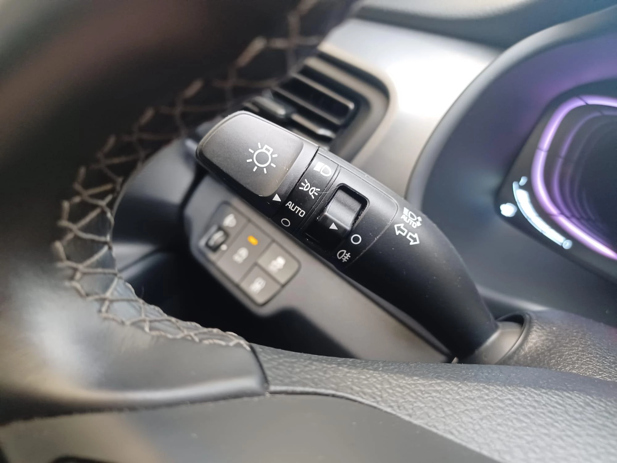 Kia Stonic 1.0T 100 6MT Style Edition