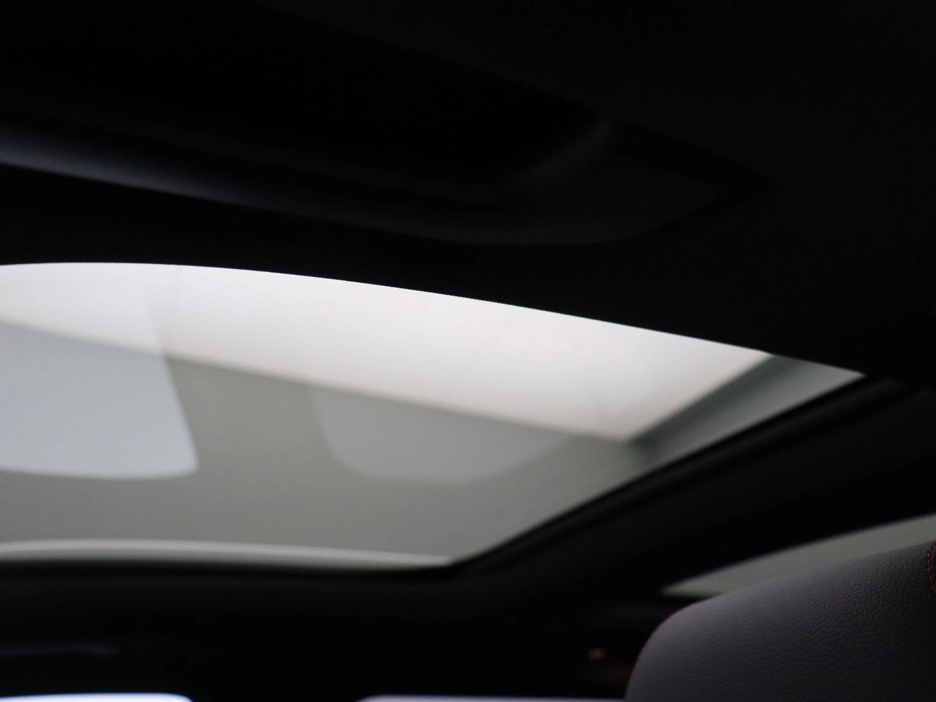 Mercedes-Benz EQB 250+ AMG Line + PANORAMISCH DAK + CARPLAY + ADVANCED SOUND +