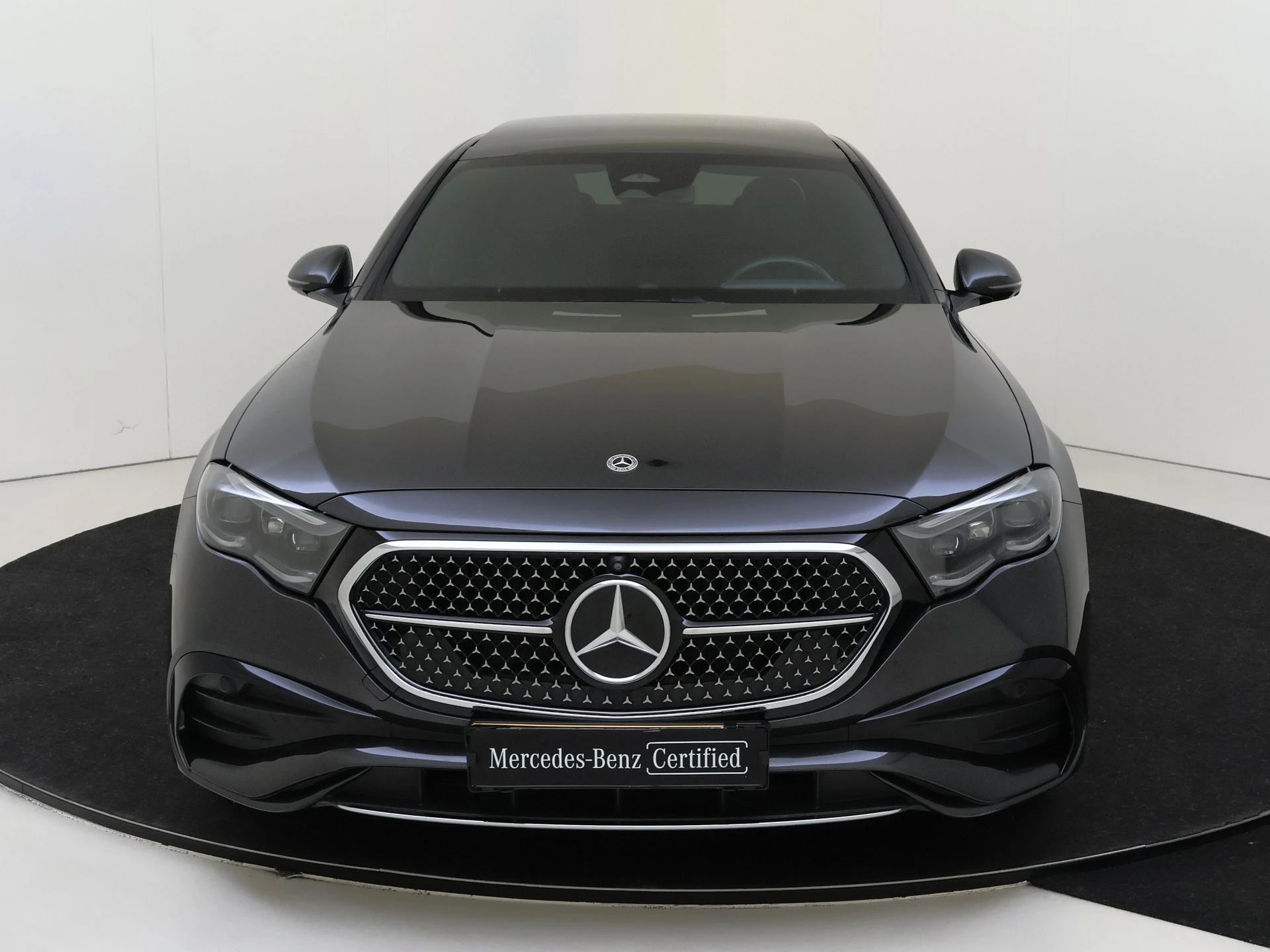 Mercedes-Benz-E-Klasse-image-5