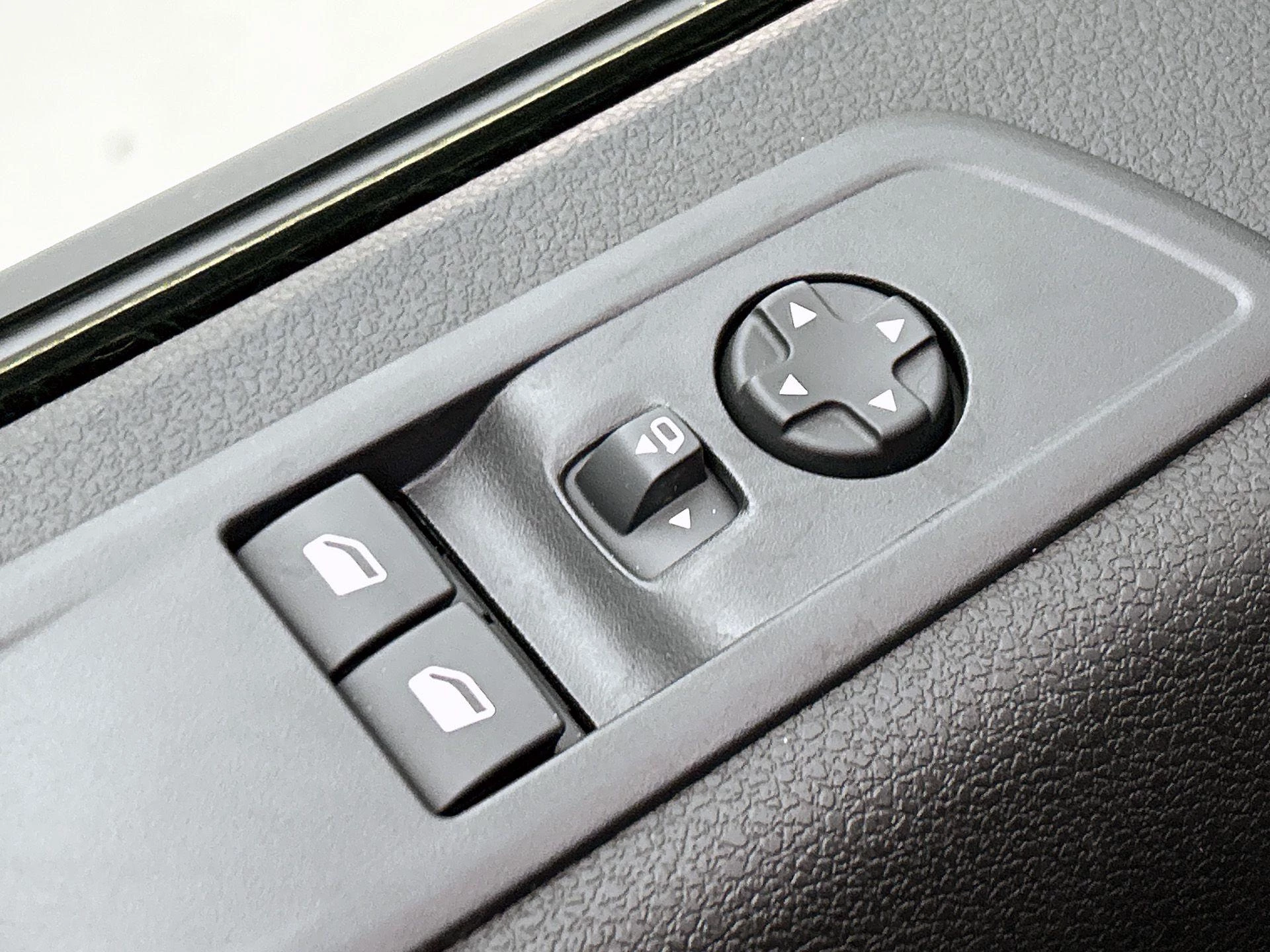 Opel-Vivaro-e-image-12