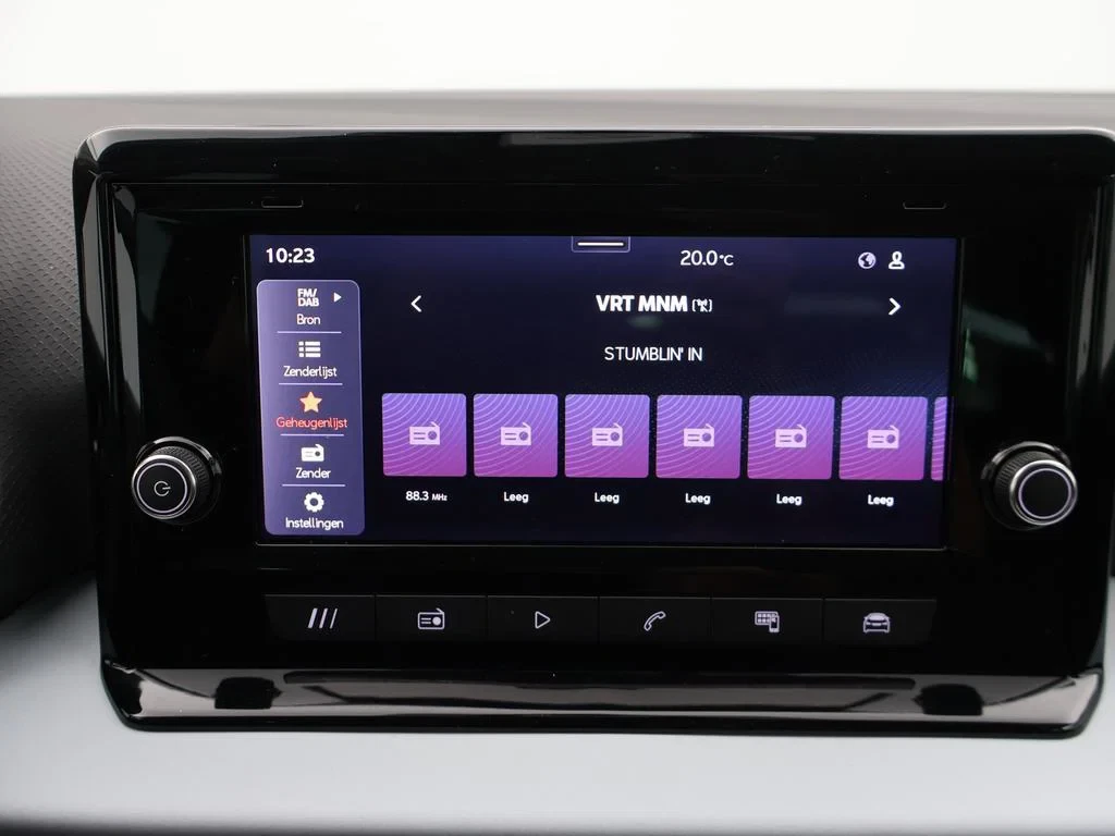SEAT-Arona-image-18