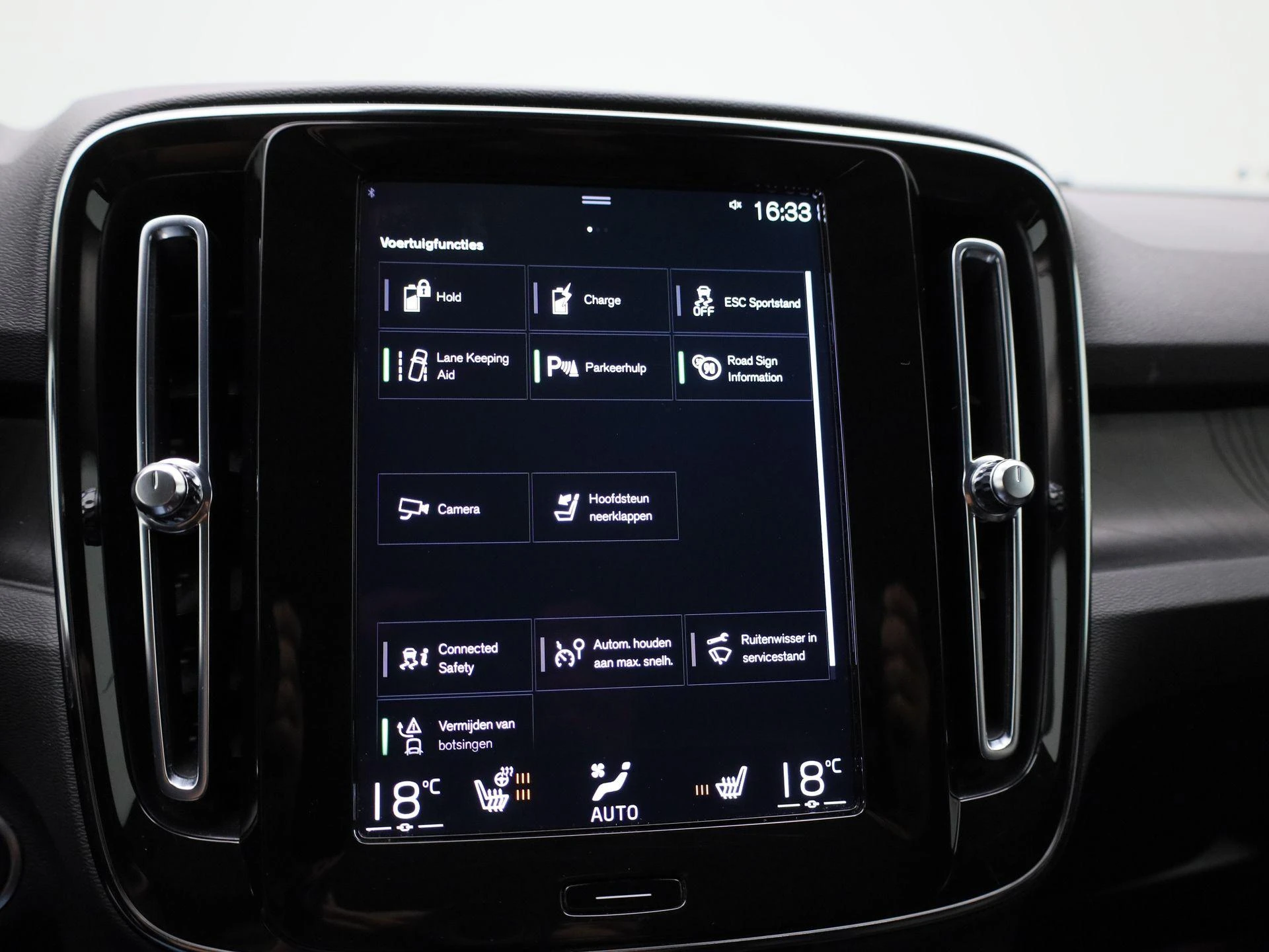 Volvo-XC40-image-18