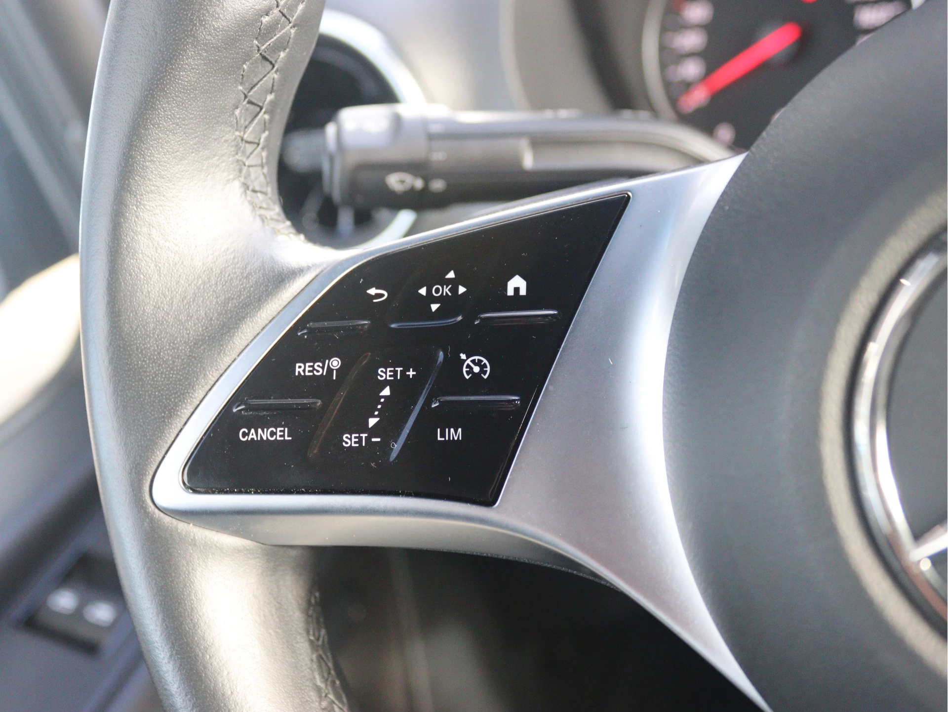 Mercedes-Benz-Sprinter-image-6