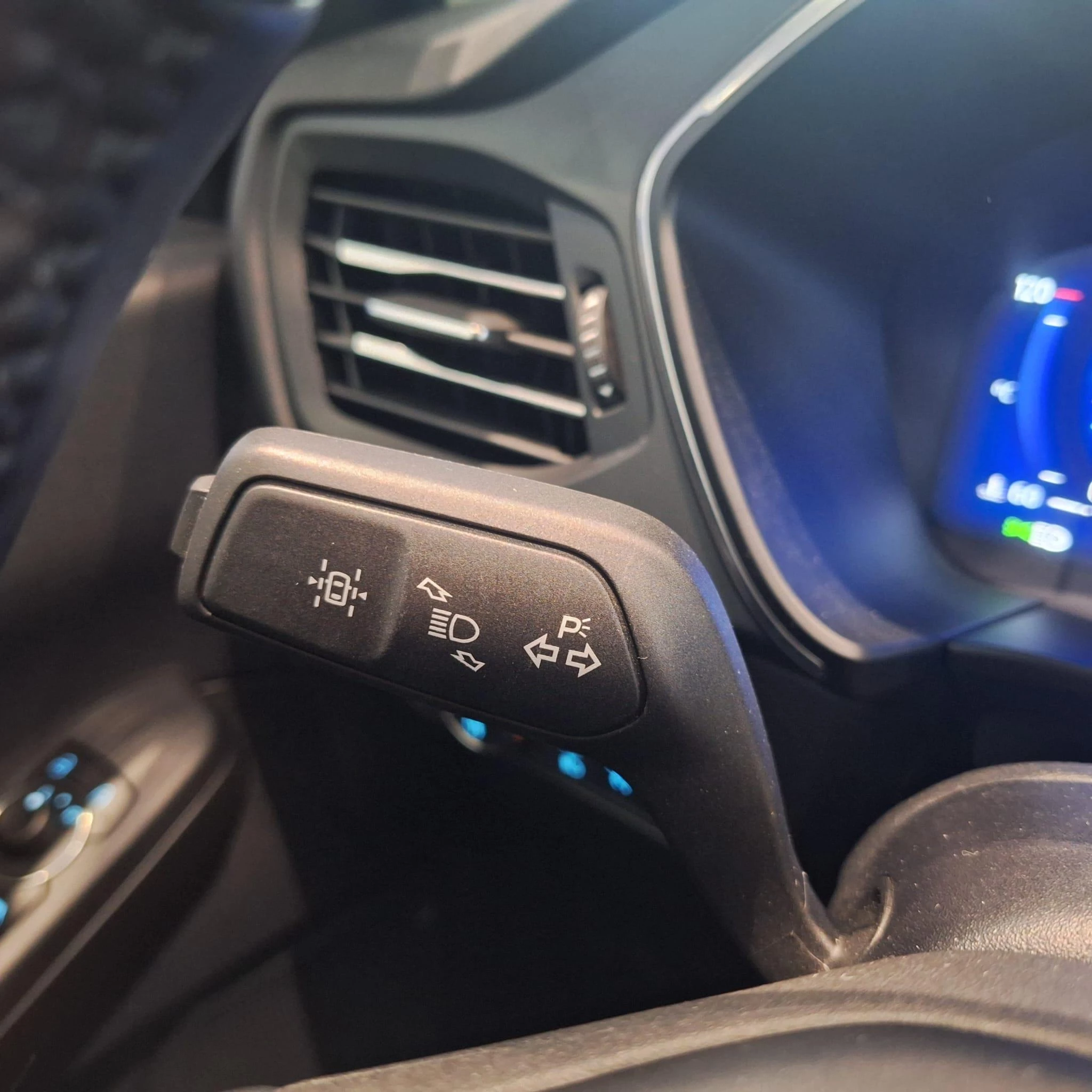 Ford-Kuga-image-10
