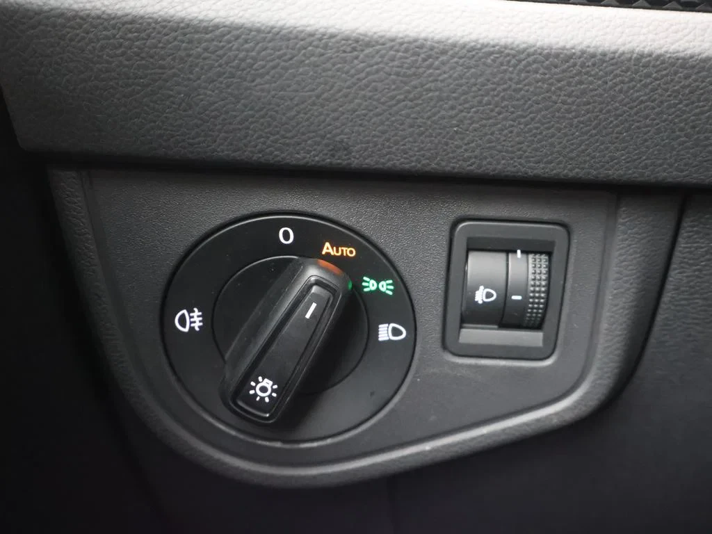Volkswagen-Polo-image-24
