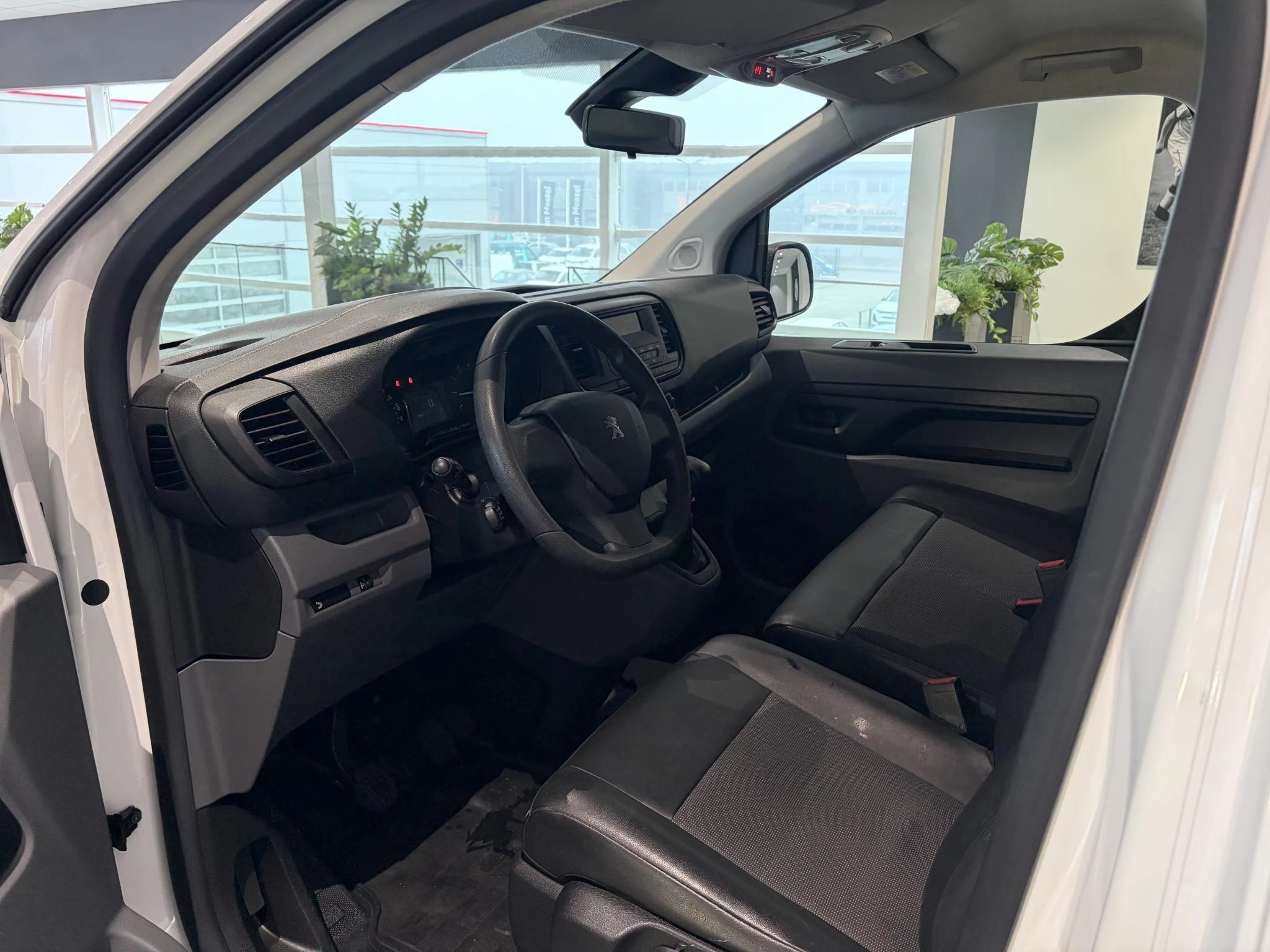 Peugeot-Expert-image-9