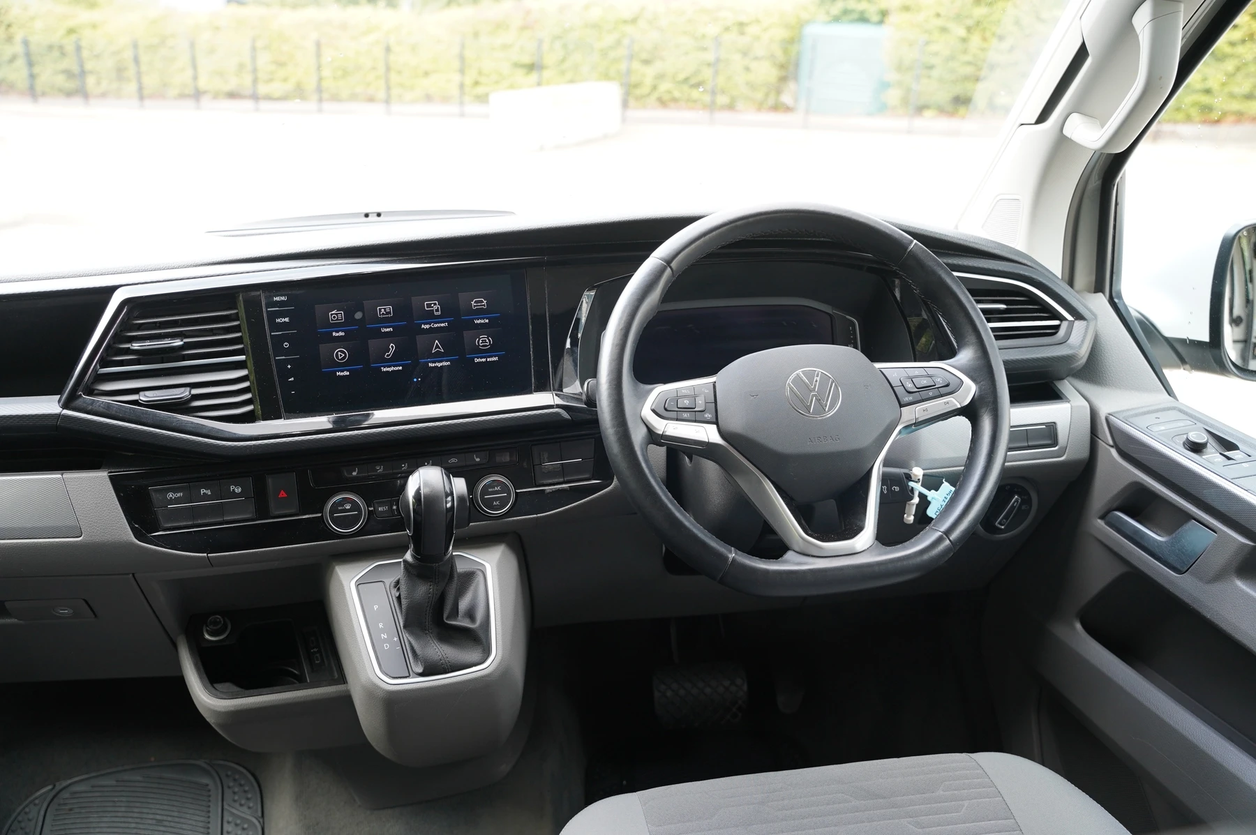 Volkswagen-California-image-8