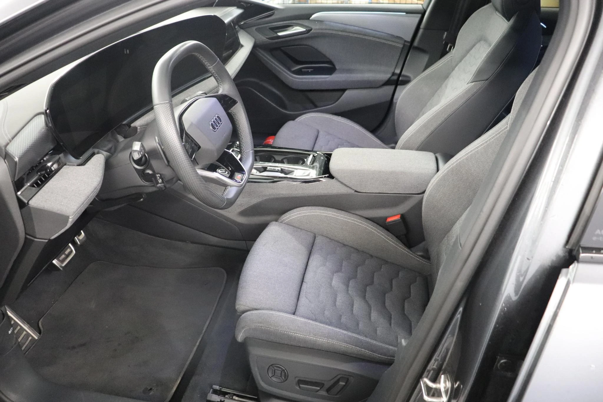 Audi-A6 Avant e-tron-image-10