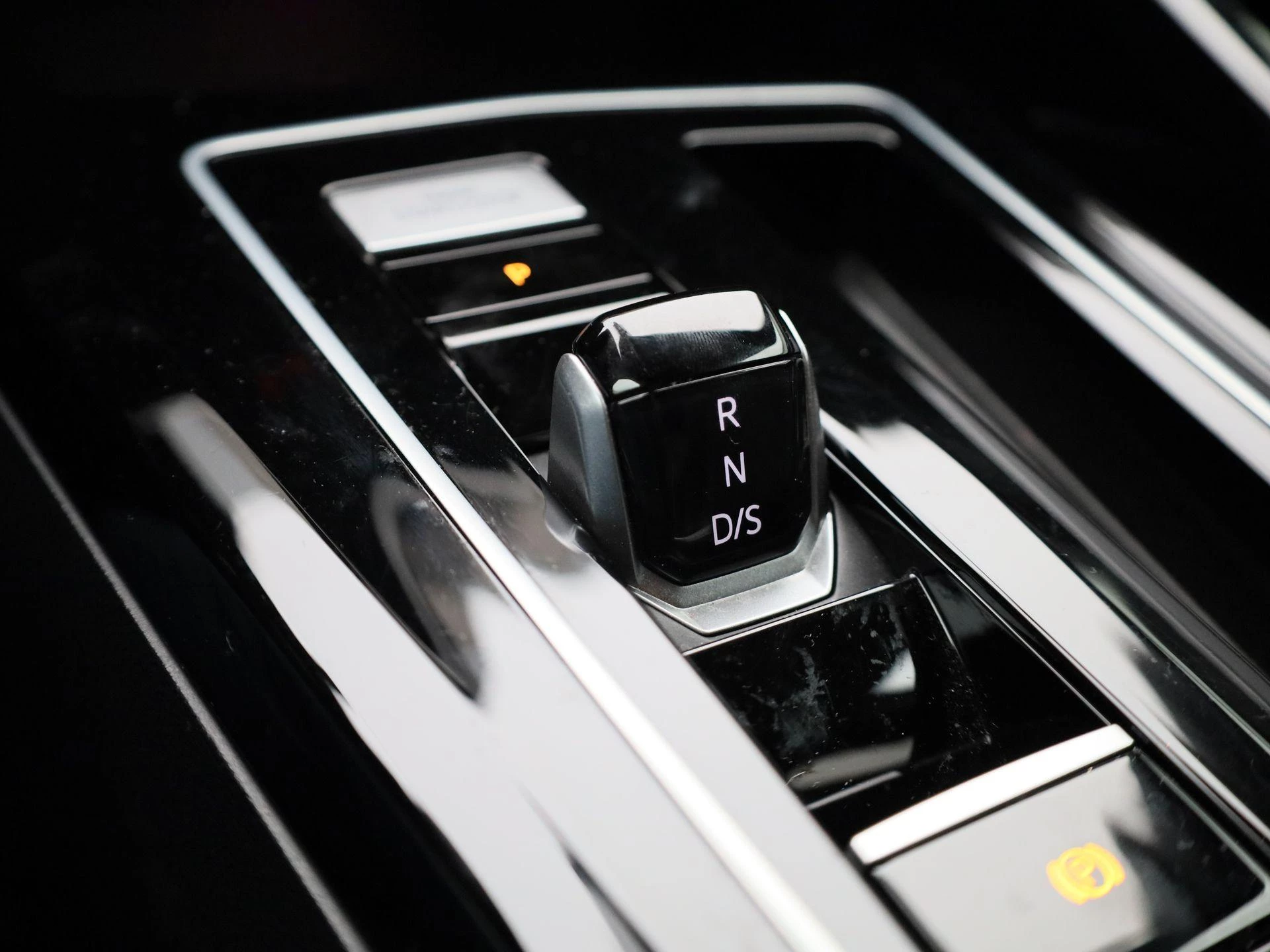 Volkswagen-Golf-image-18