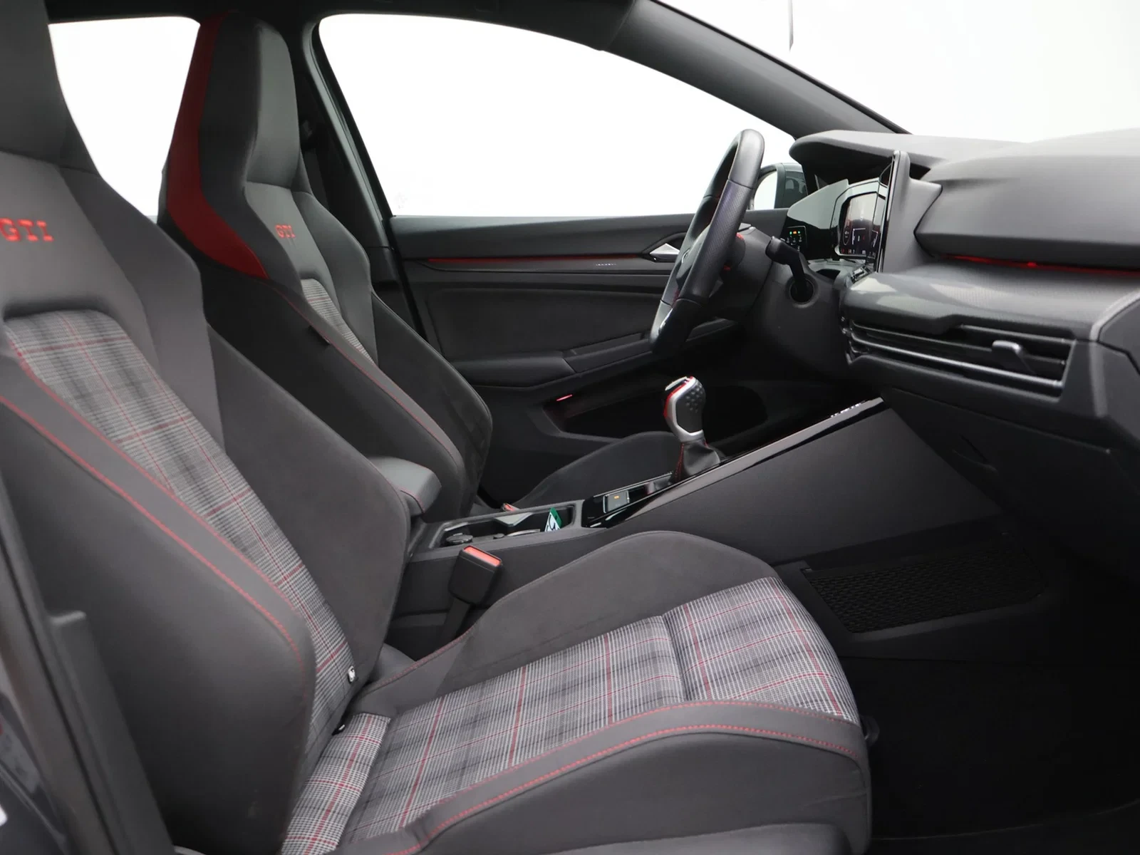 Volkswagen-Golf-image-11