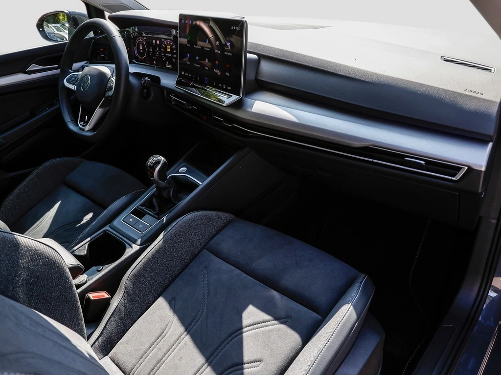 Volkswagen-Golf-image-7