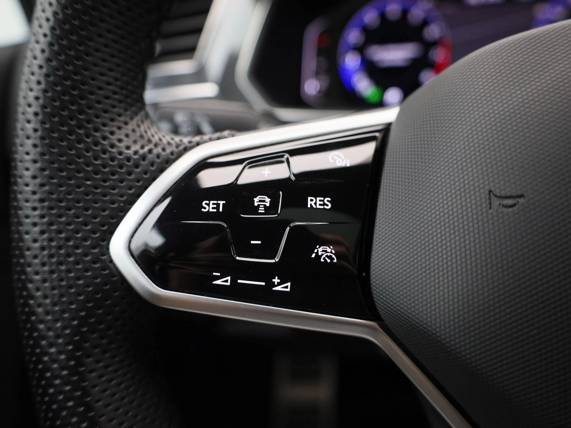 Volkswagen-Tiguan Allspace-image-21