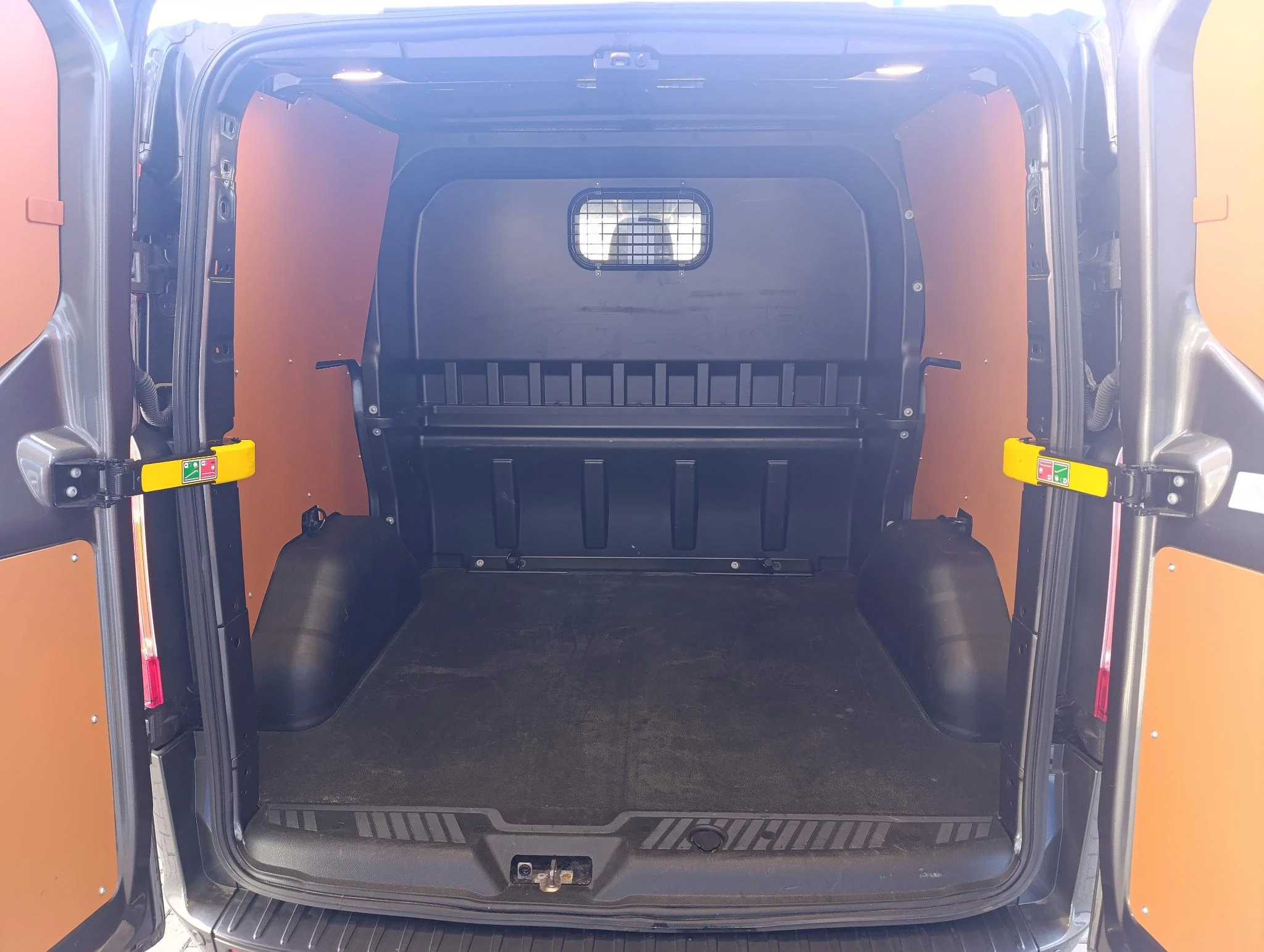 Ford-Transit Custom-image-14