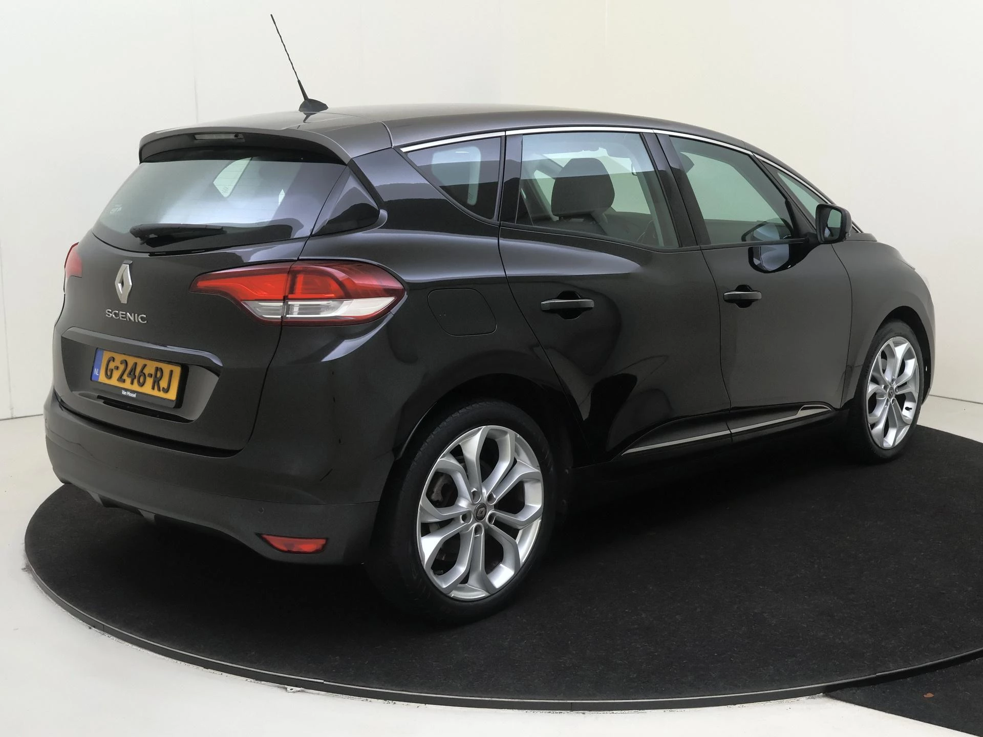 Renault-Scénic-image-3