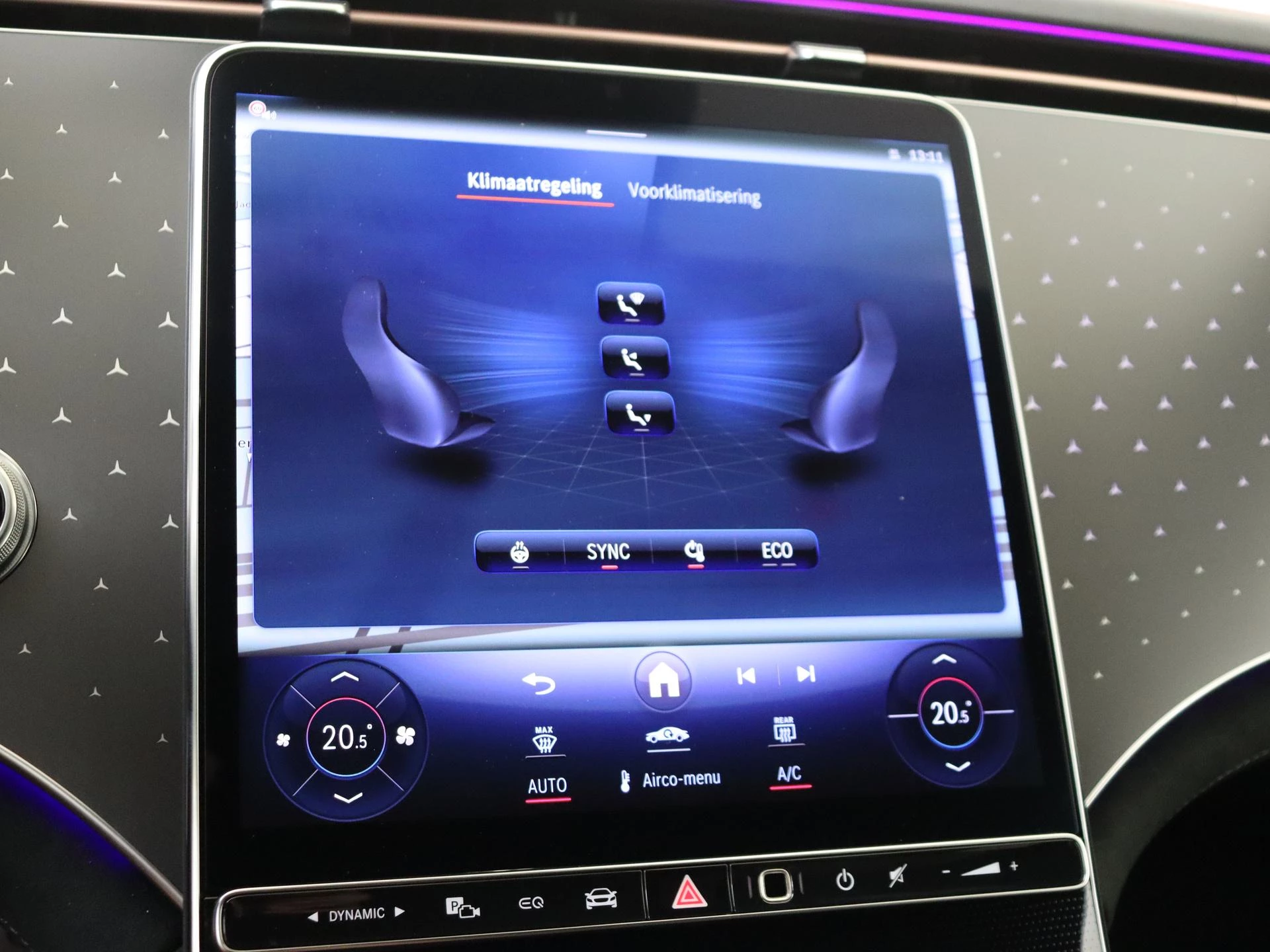 Mercedes-Benz-EQE-image-16