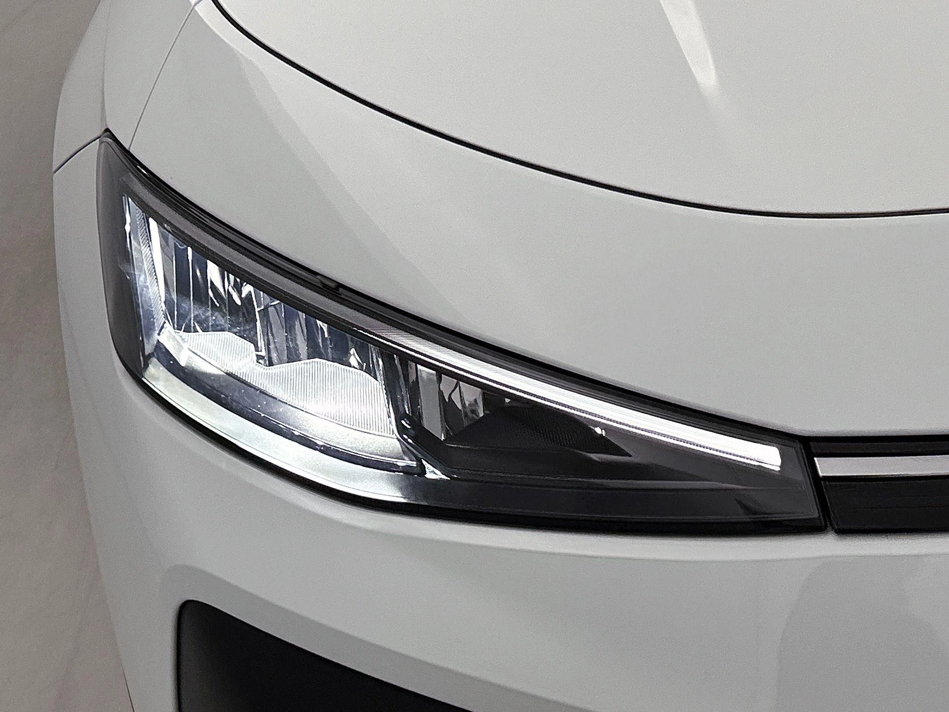 Volkswagen-T-Roc-image-13
