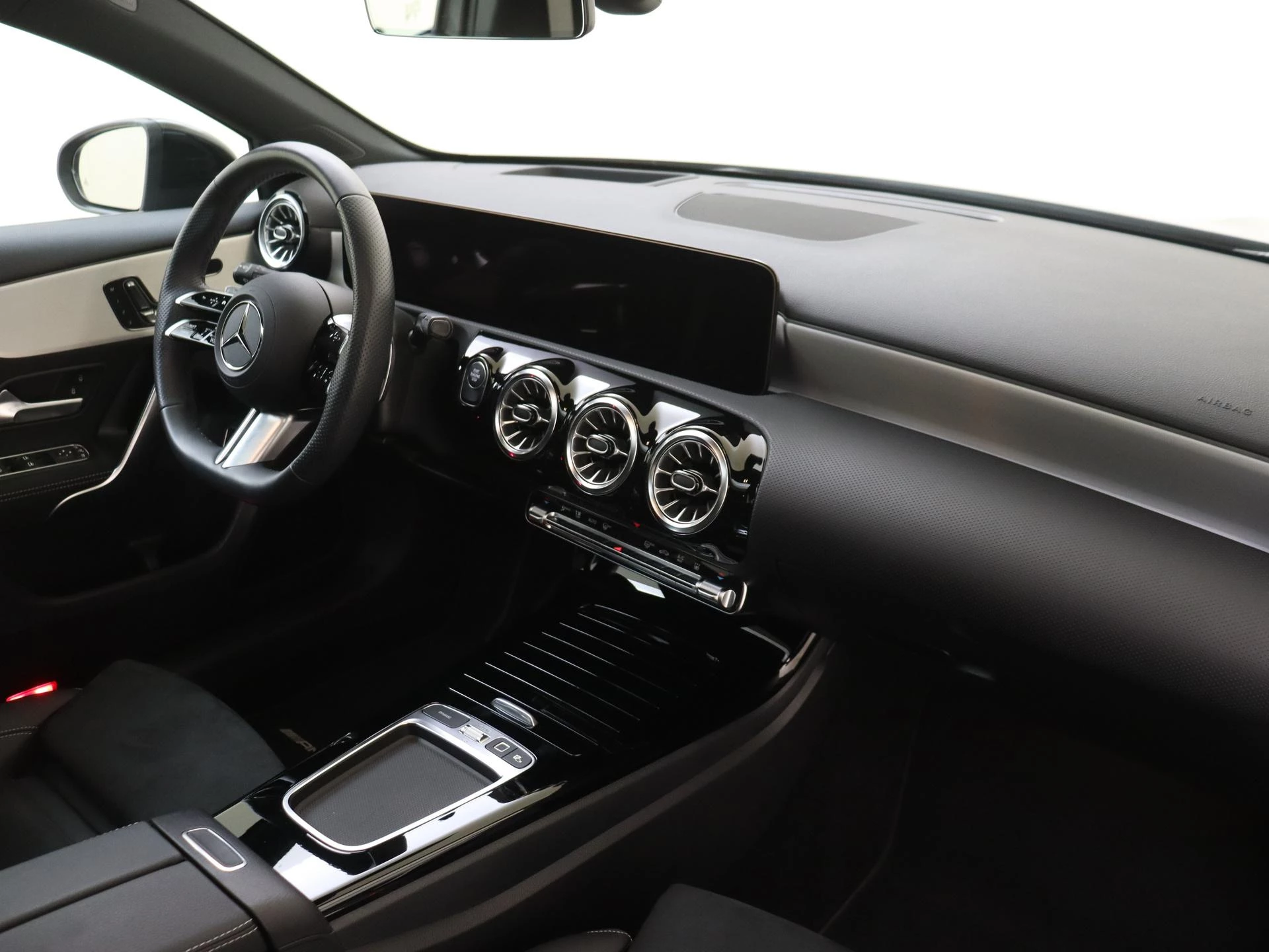 Mercedes-Benz A-Klasse 250 e Business Solution AMG