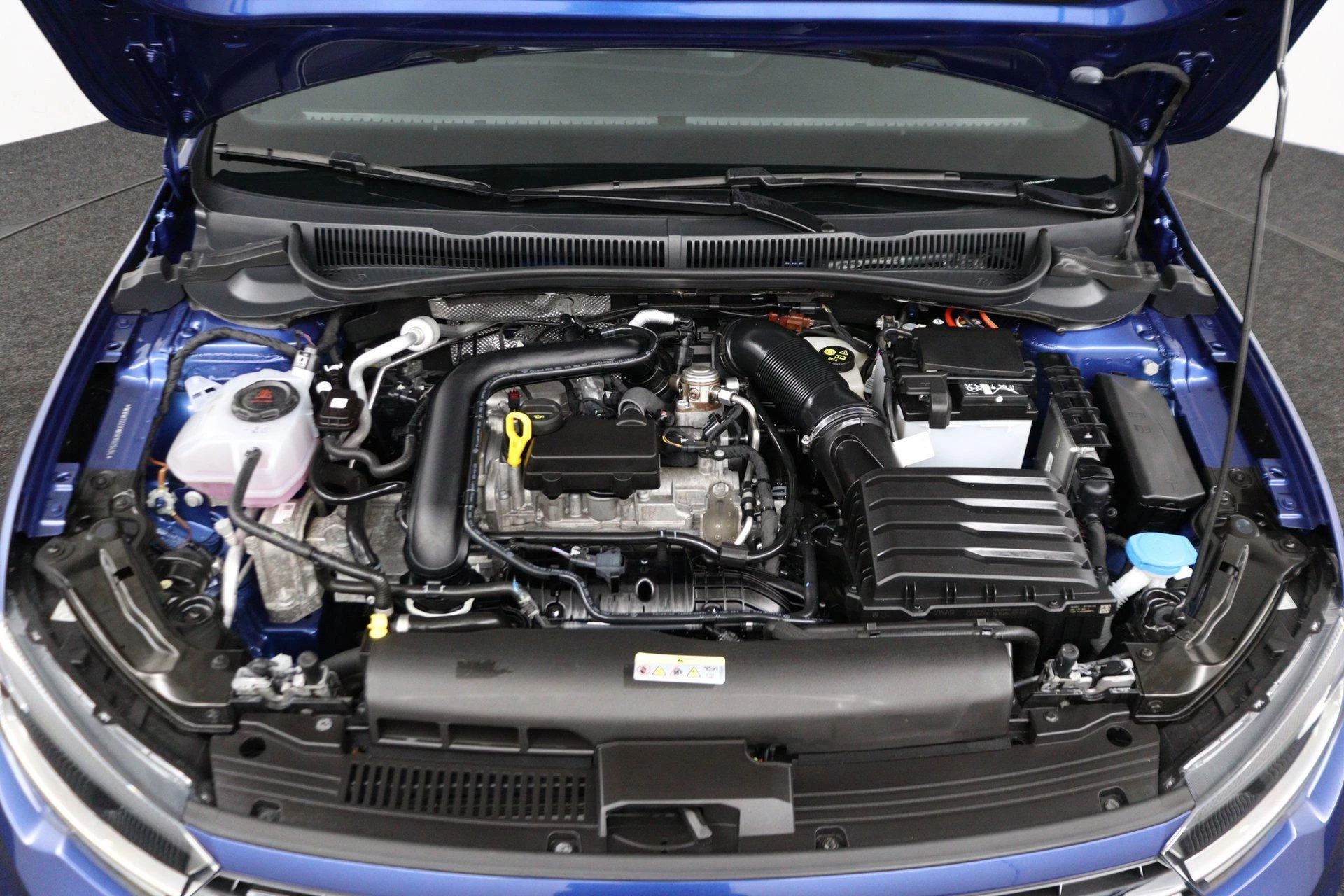 Volkswagen-Polo-image-38