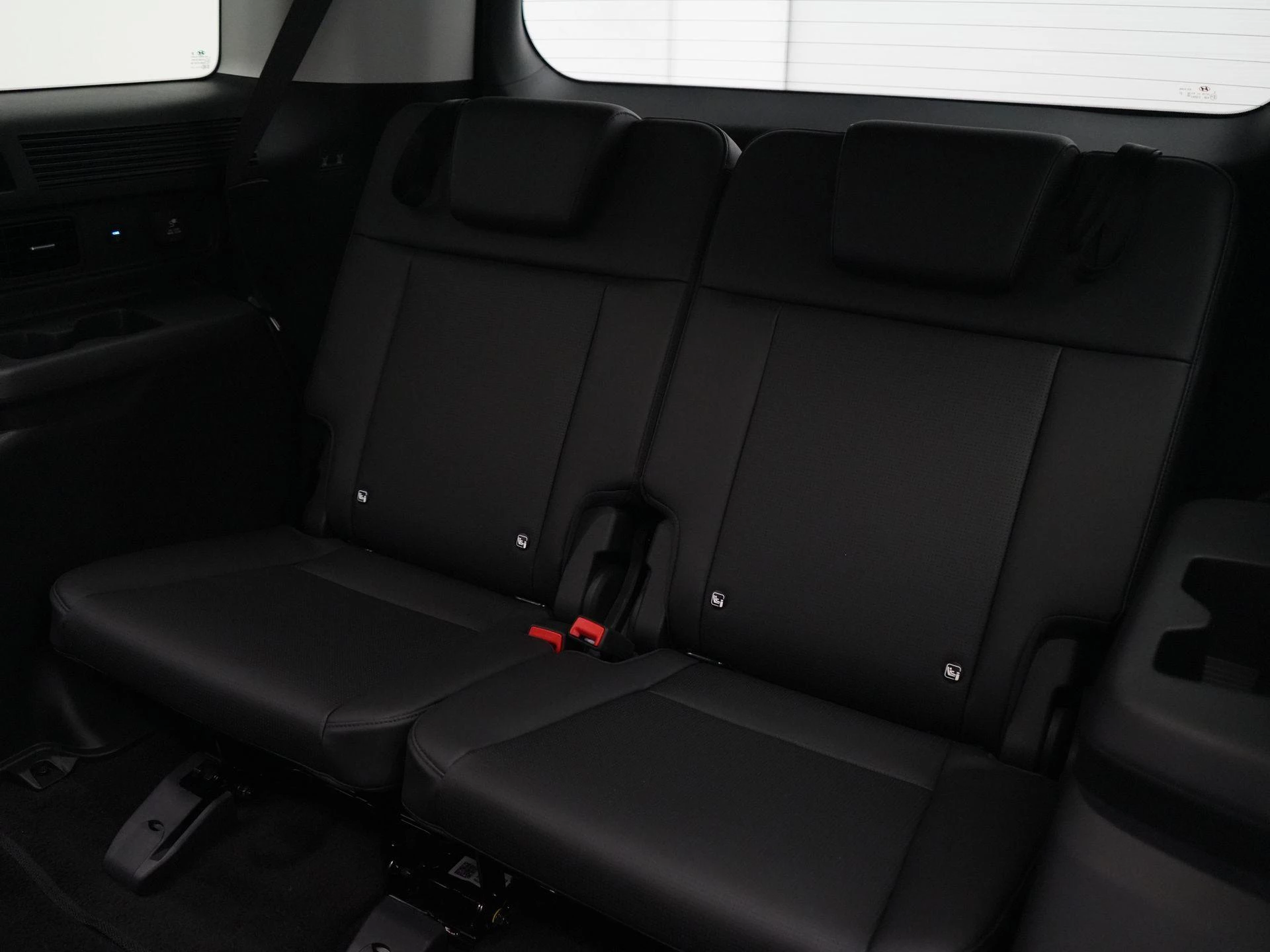 Hyundai-Santa Fe-image-45