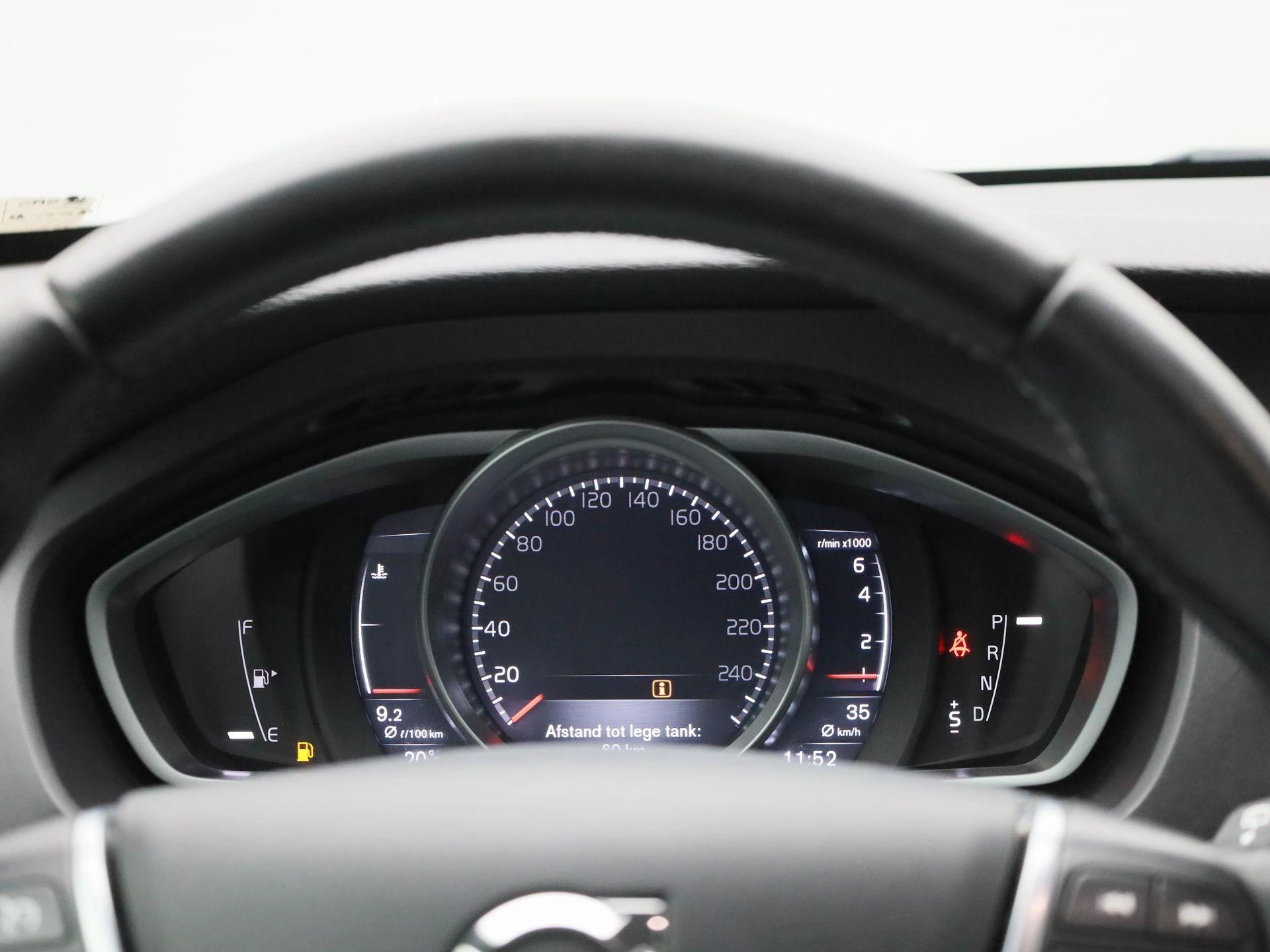 Volvo-V40-image-8
