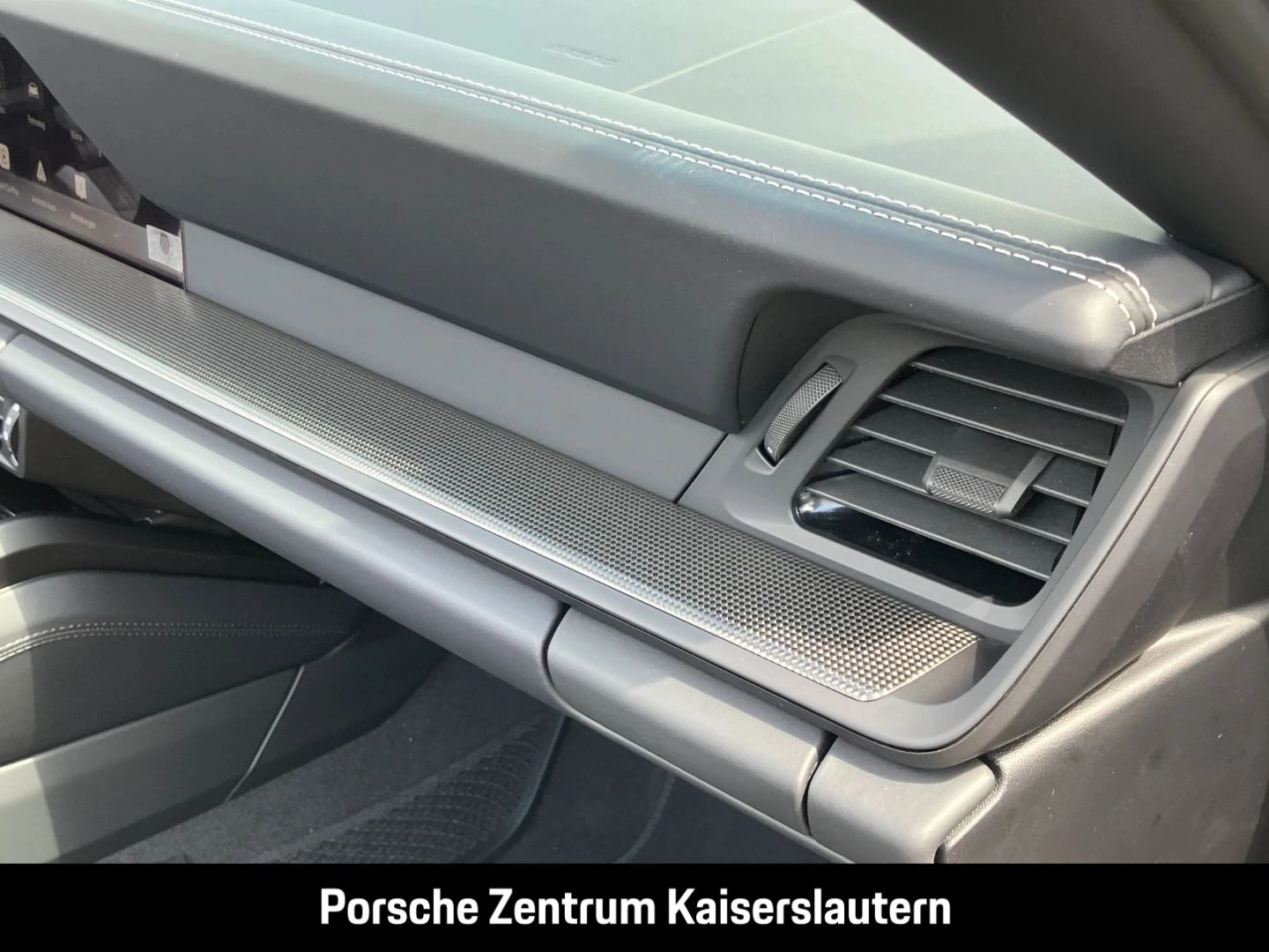 Porsche-911-image-32