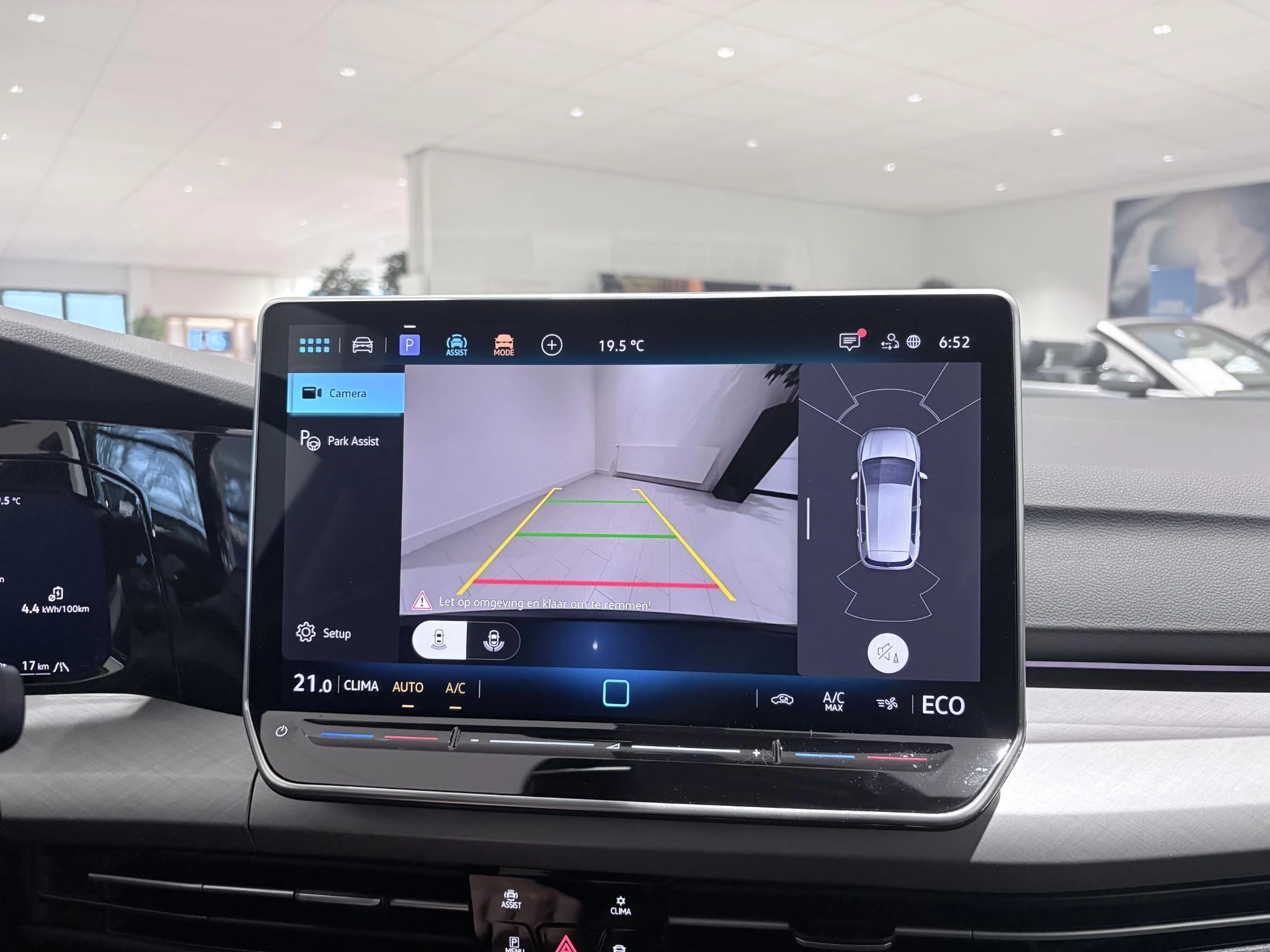 Volkswagen-Golf-image-23