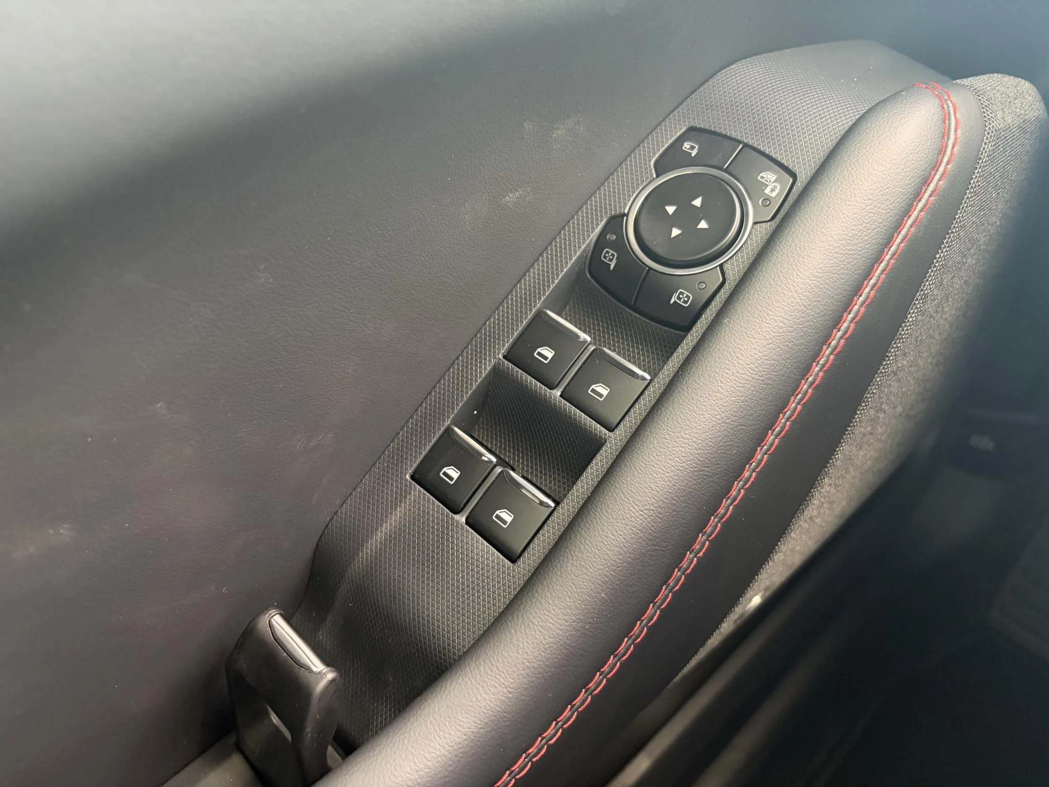 Ford-Mustang Mach-E-image-12