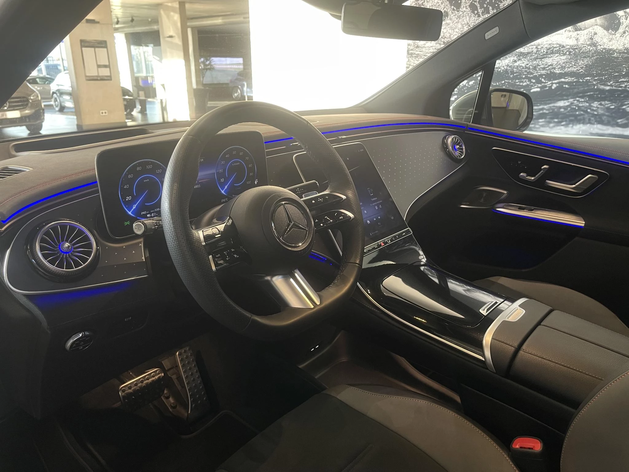 Mercedes-Benz-EQE-image-6