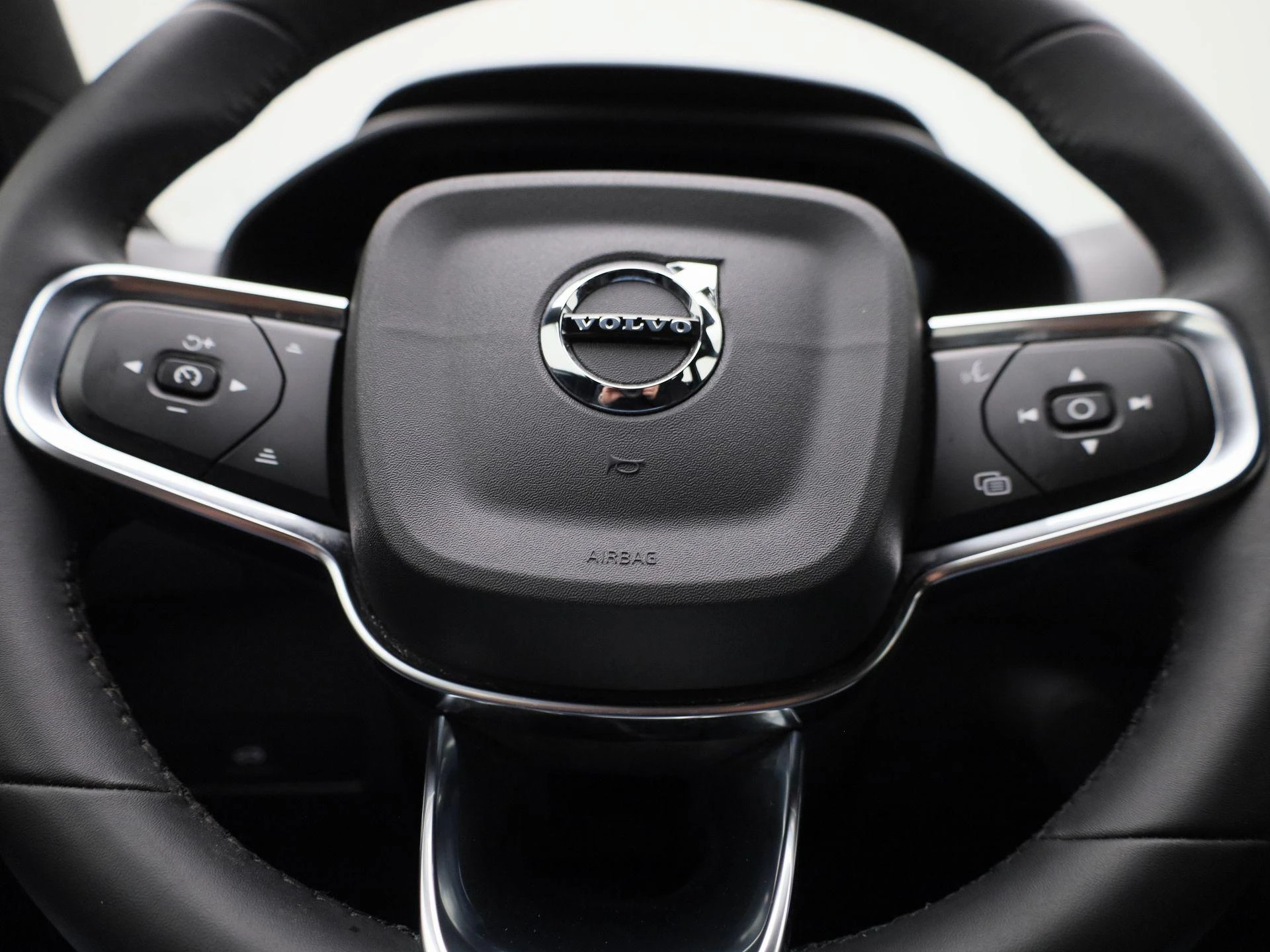 Volvo-XC40-image-25