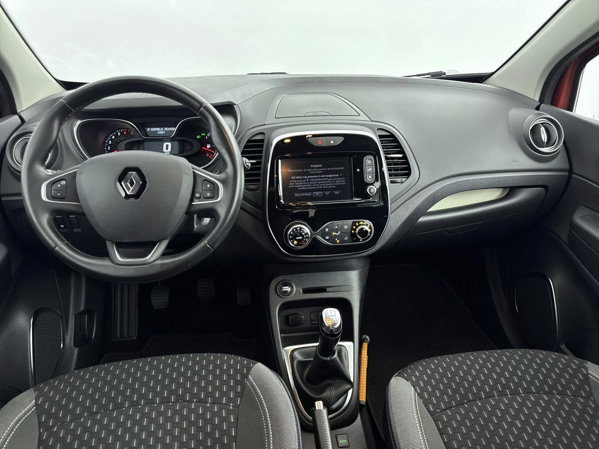 Renault-Captur-image-15