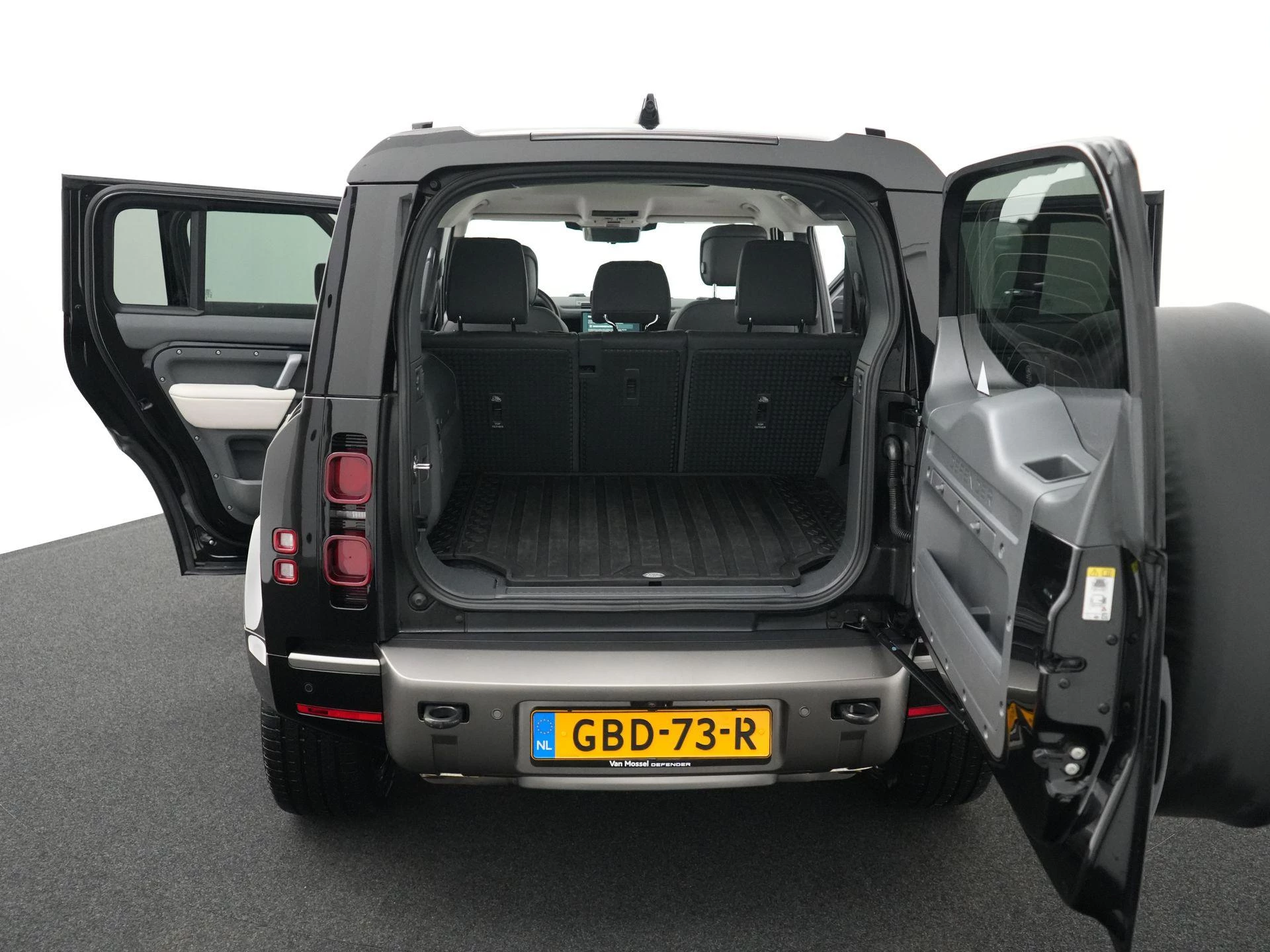 Land Rover-Defender-image-47