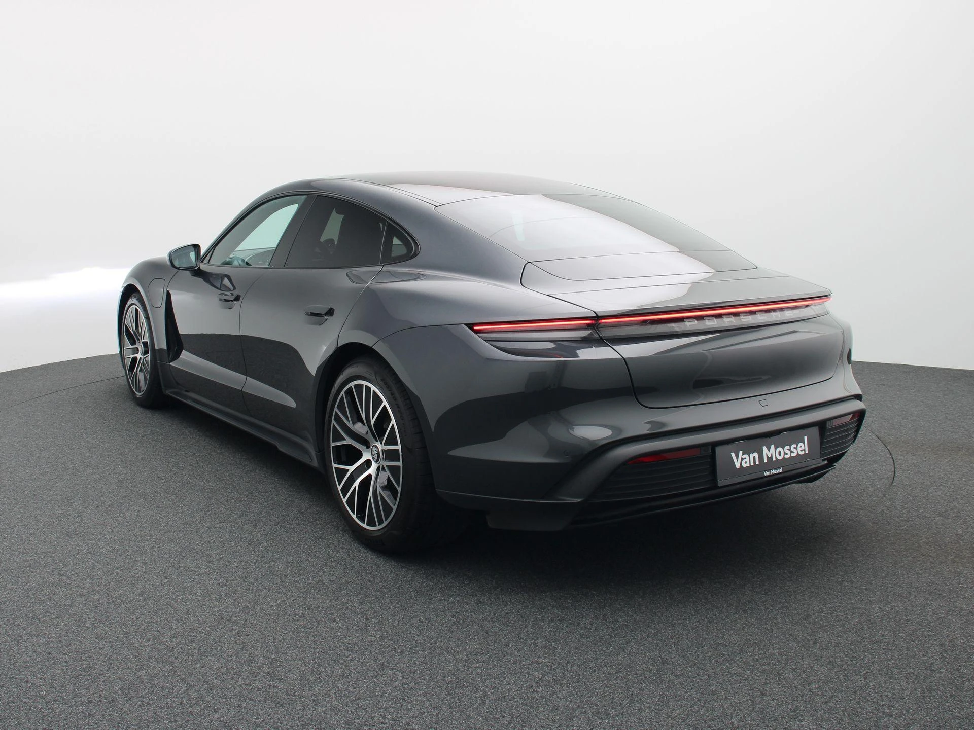Porsche-Taycan-image-1