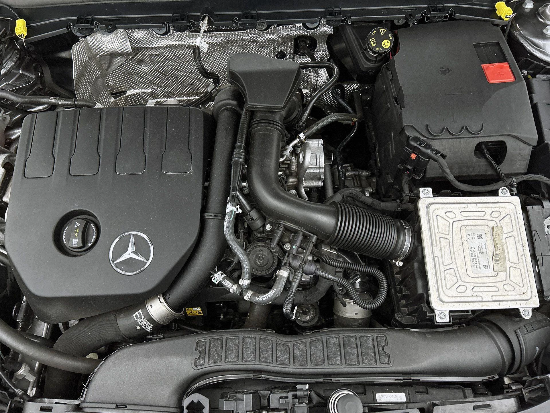 Mercedes-Benz-CLA-image-27