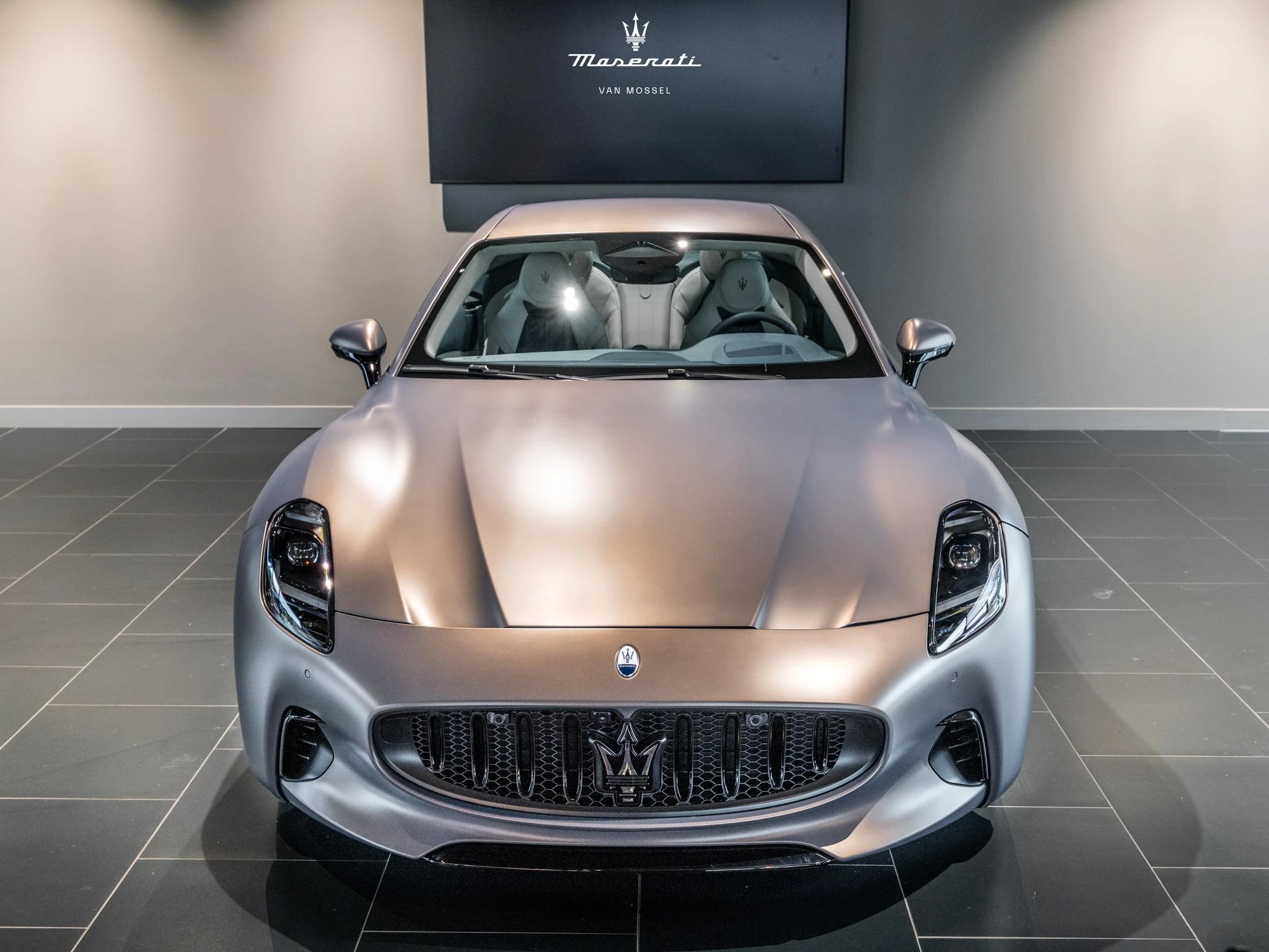 Maserati-GranTurismo-image-2