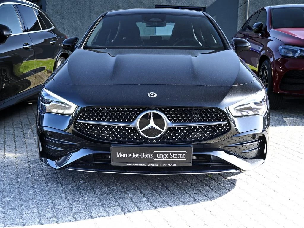 Mercedes-Benz-CLA 200-image-2