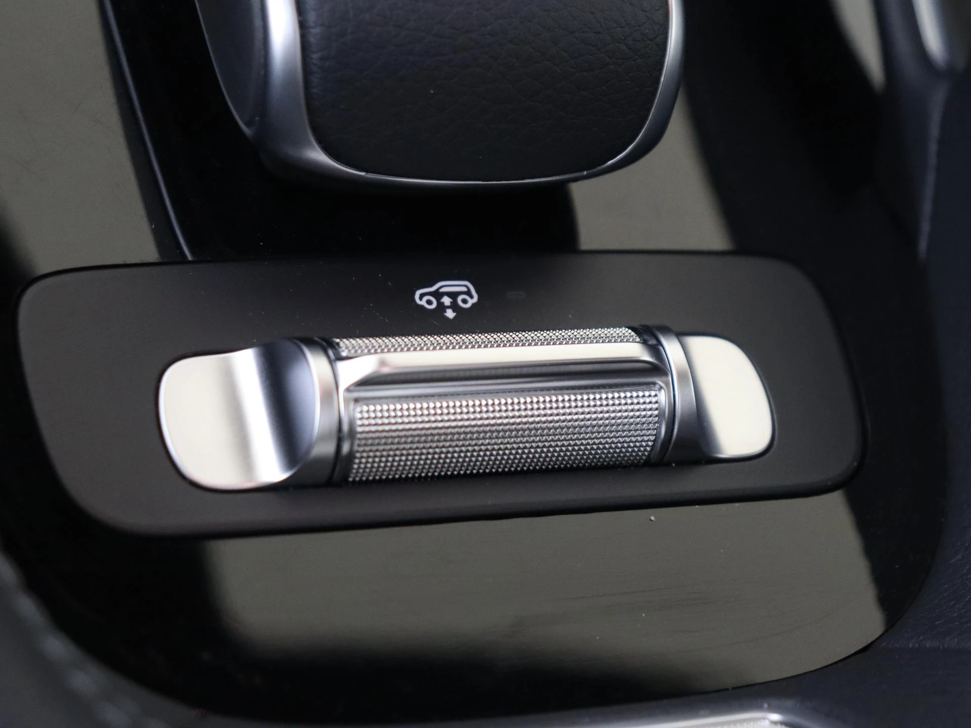 Mercedes-Benz-GLE-image-21