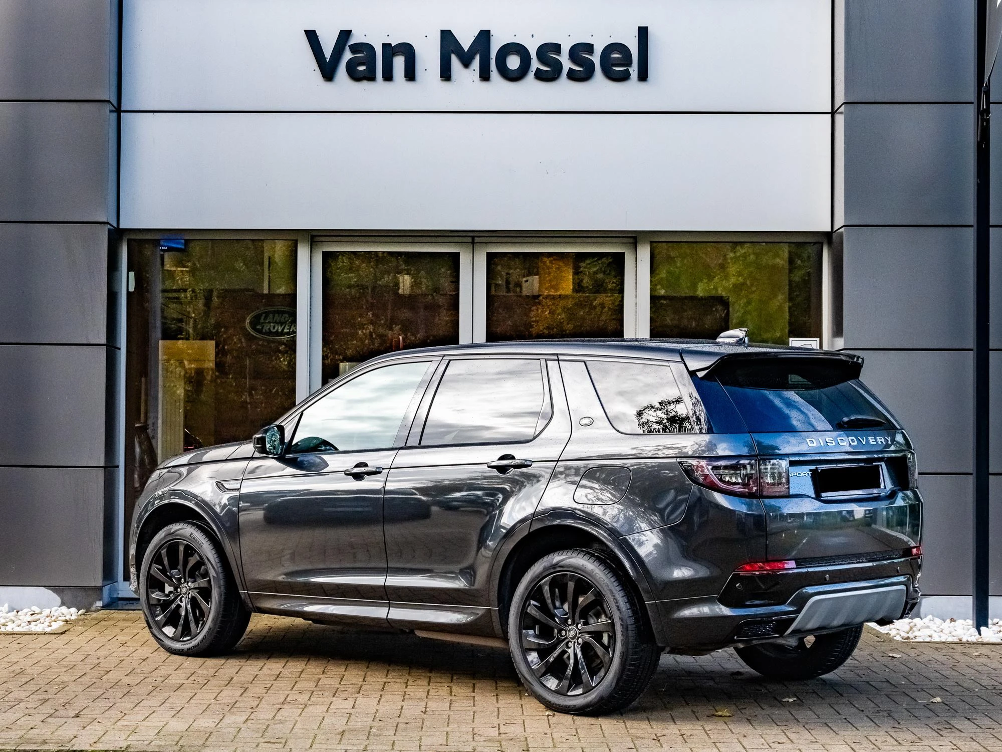 Land Rover-Discovery Sport-image-4