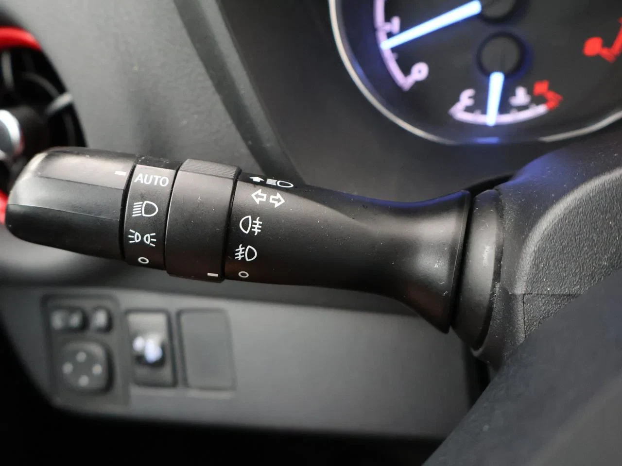 Toyota-Yaris-image-11