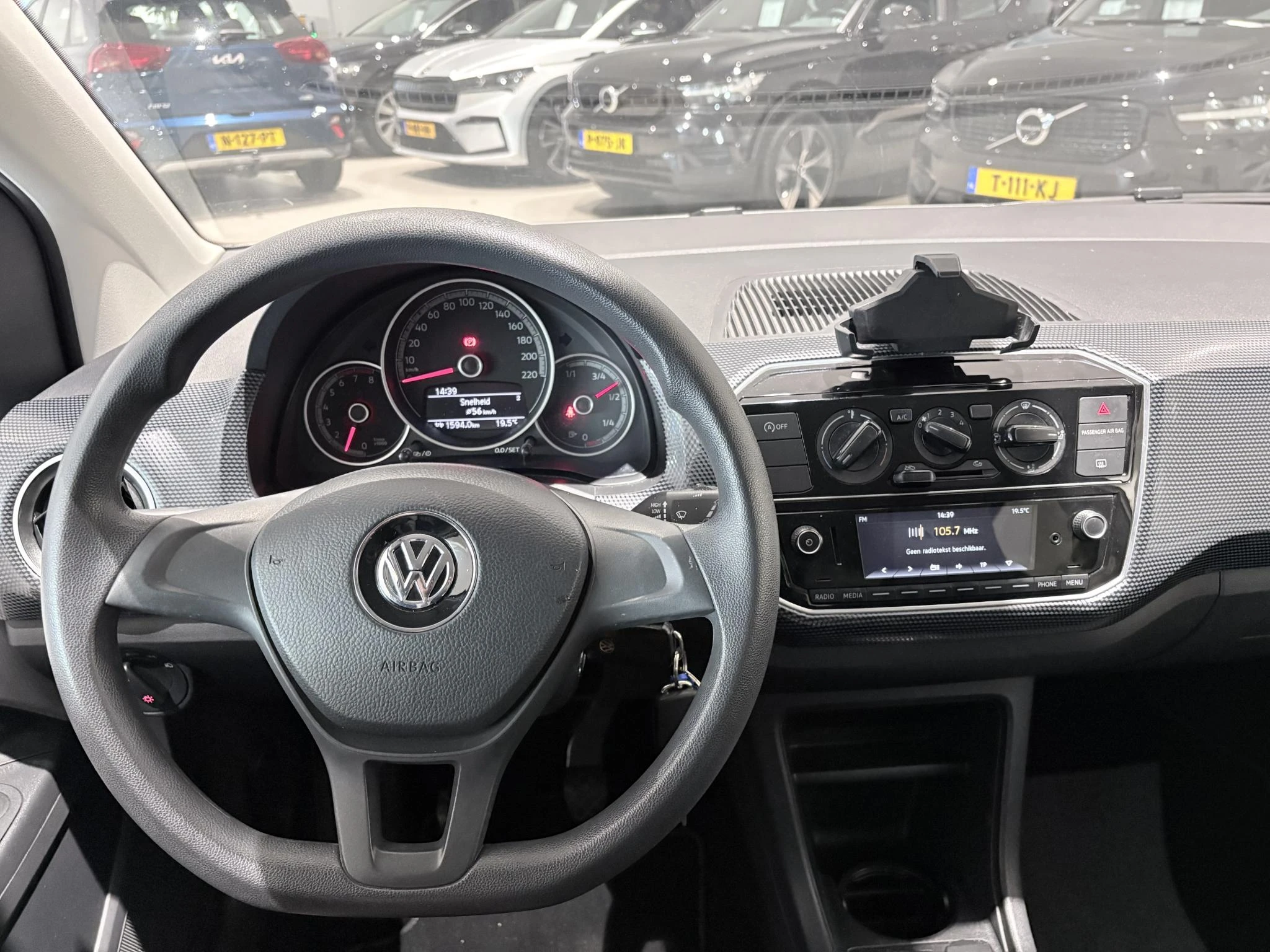 Volkswagen-up!-image-14