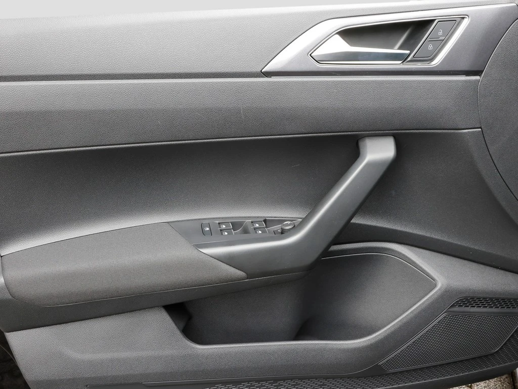 Volkswagen-Polo-image-14