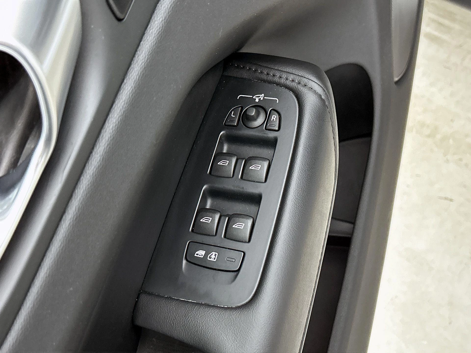 Volvo XC60 2.0 T6 Plug-in hybrid AWD Plus Bright