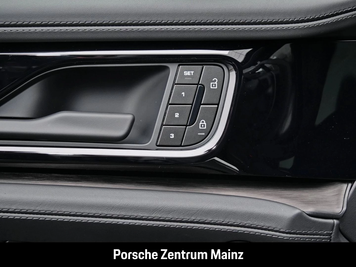 Porsche Panamera 4 E-Hybrid NW ZUM HAUSPREIS! -