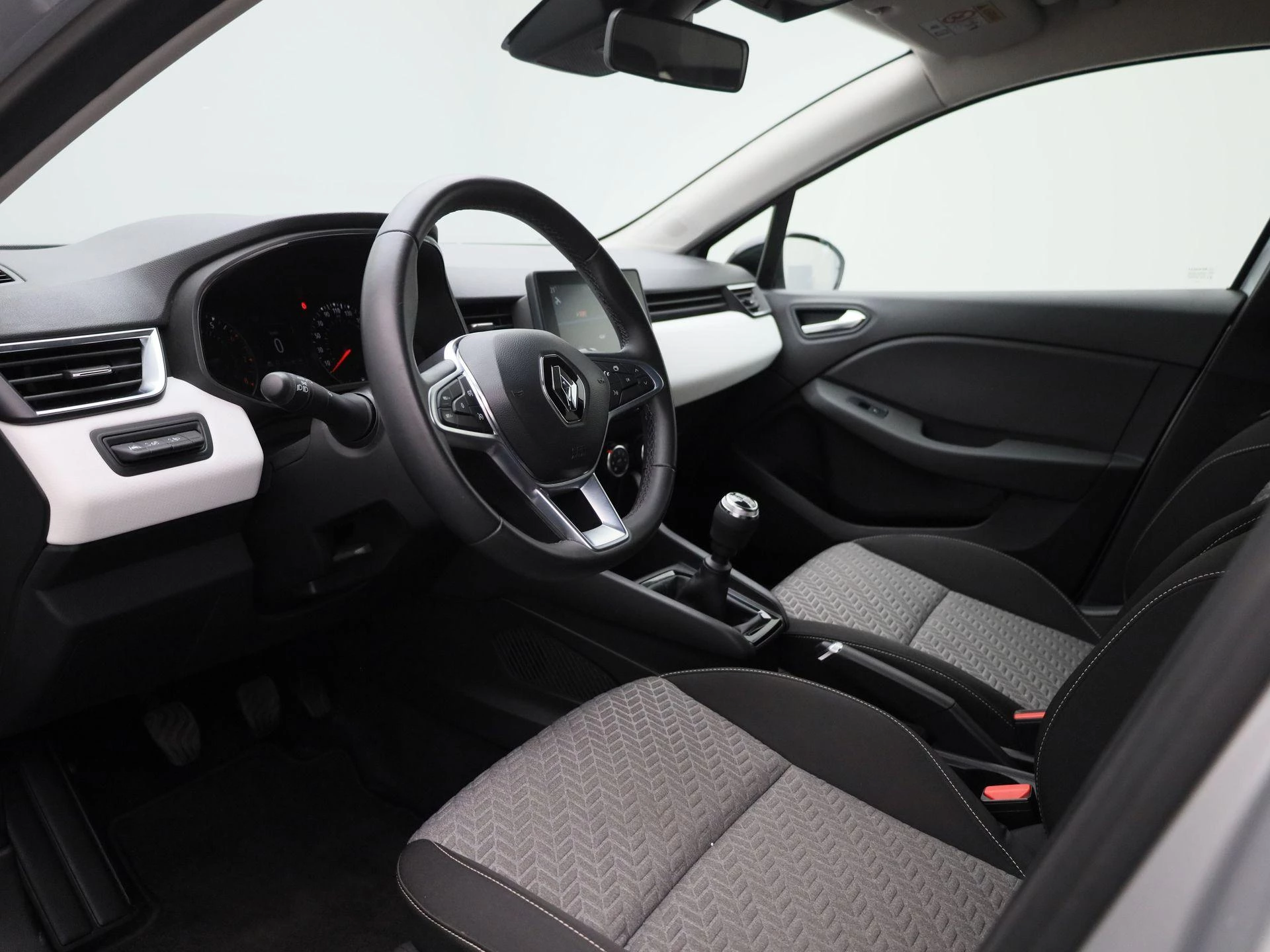 Renault-Clio-image-26