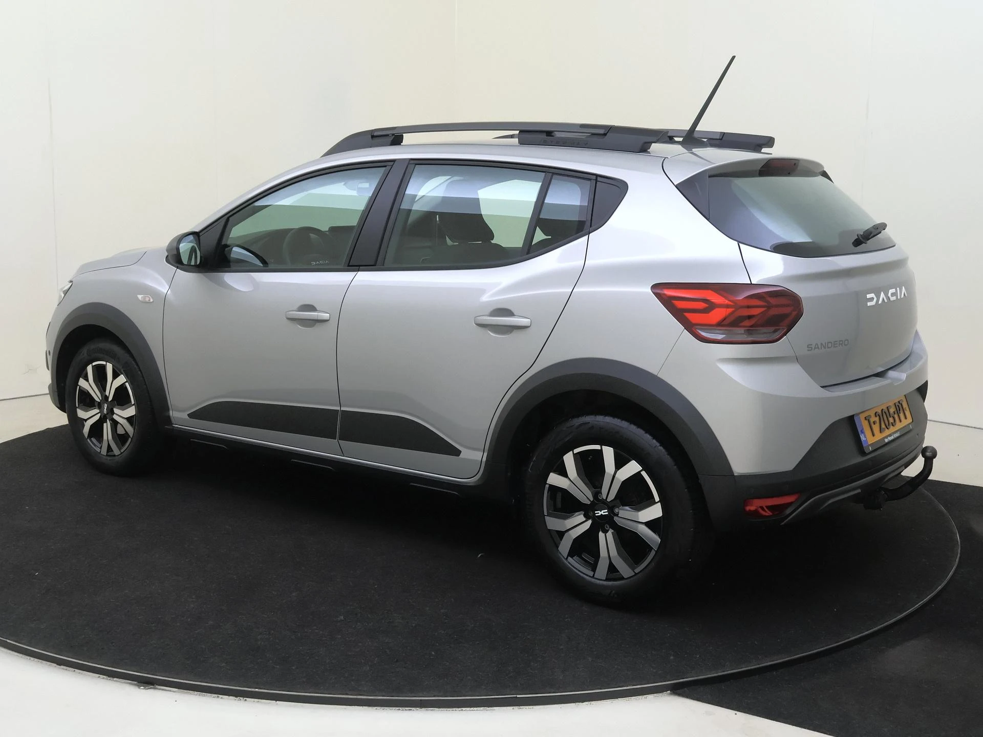 Dacia-Sandero Stepway-image-2