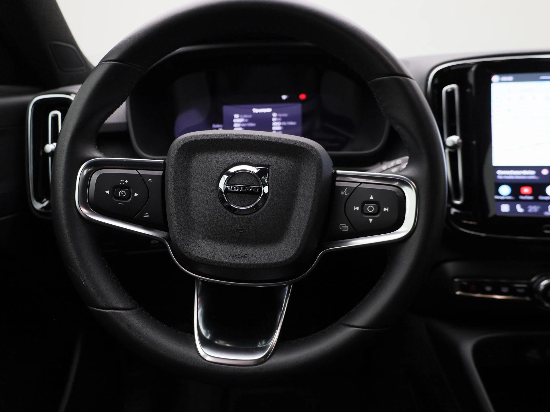 Volvo-XC40-image-6